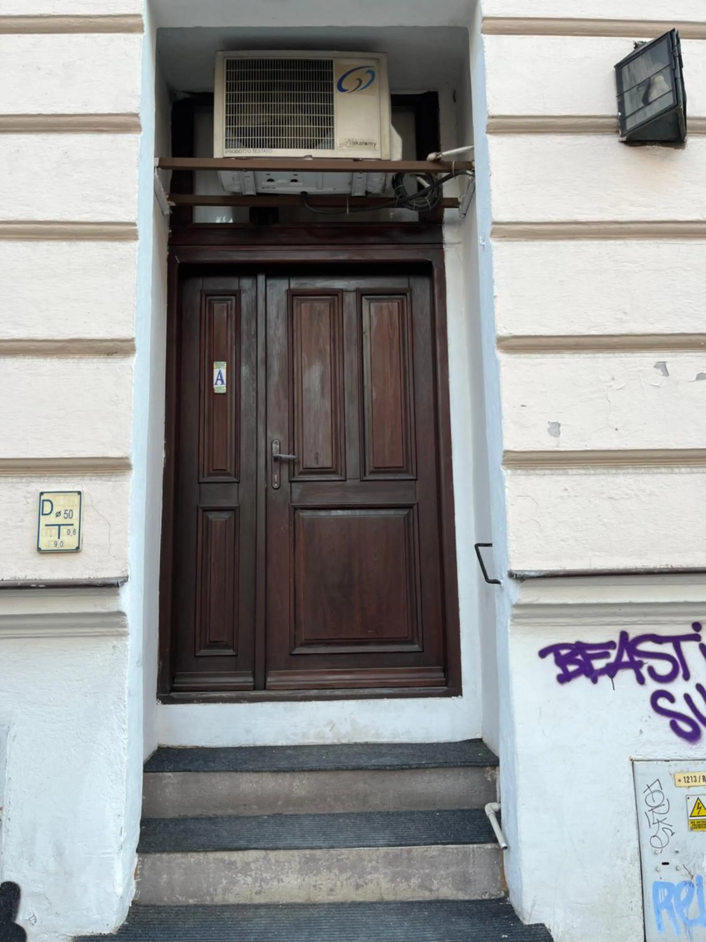 Home in Krakow Silvio's Apartments