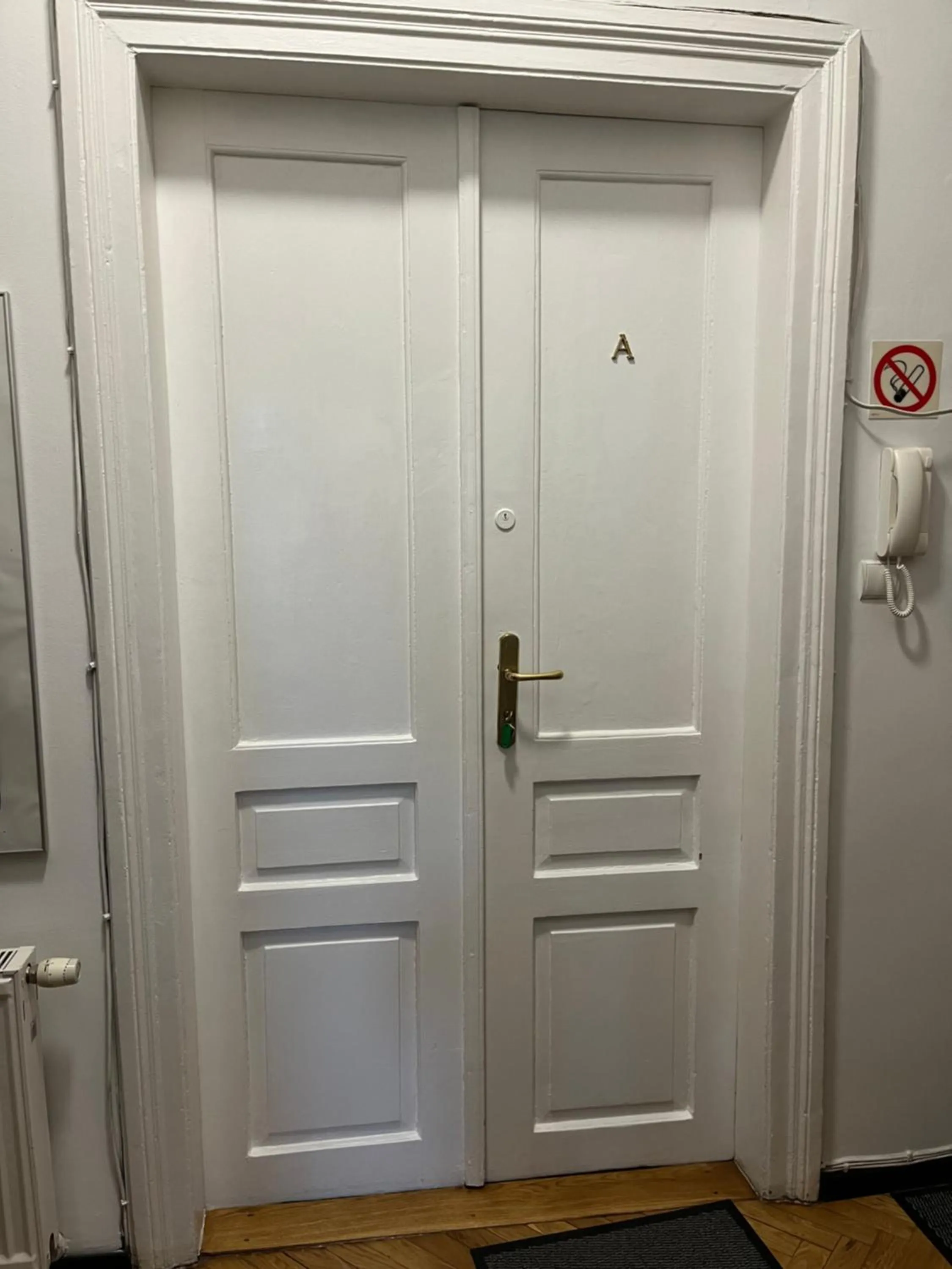 Home in Krakow Silvio's Apartments