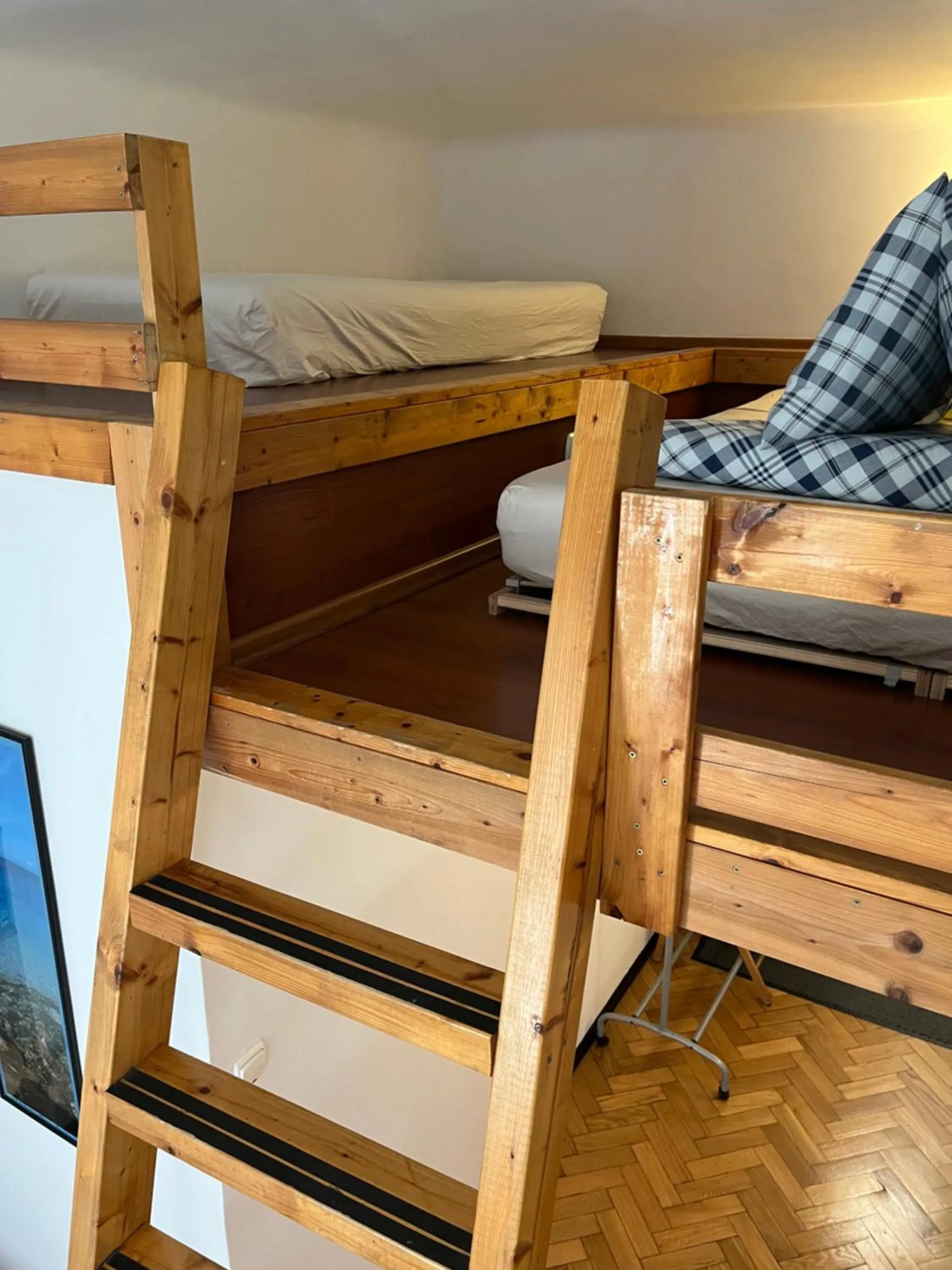 Bed in Home in Krakow Silvio's Apartments