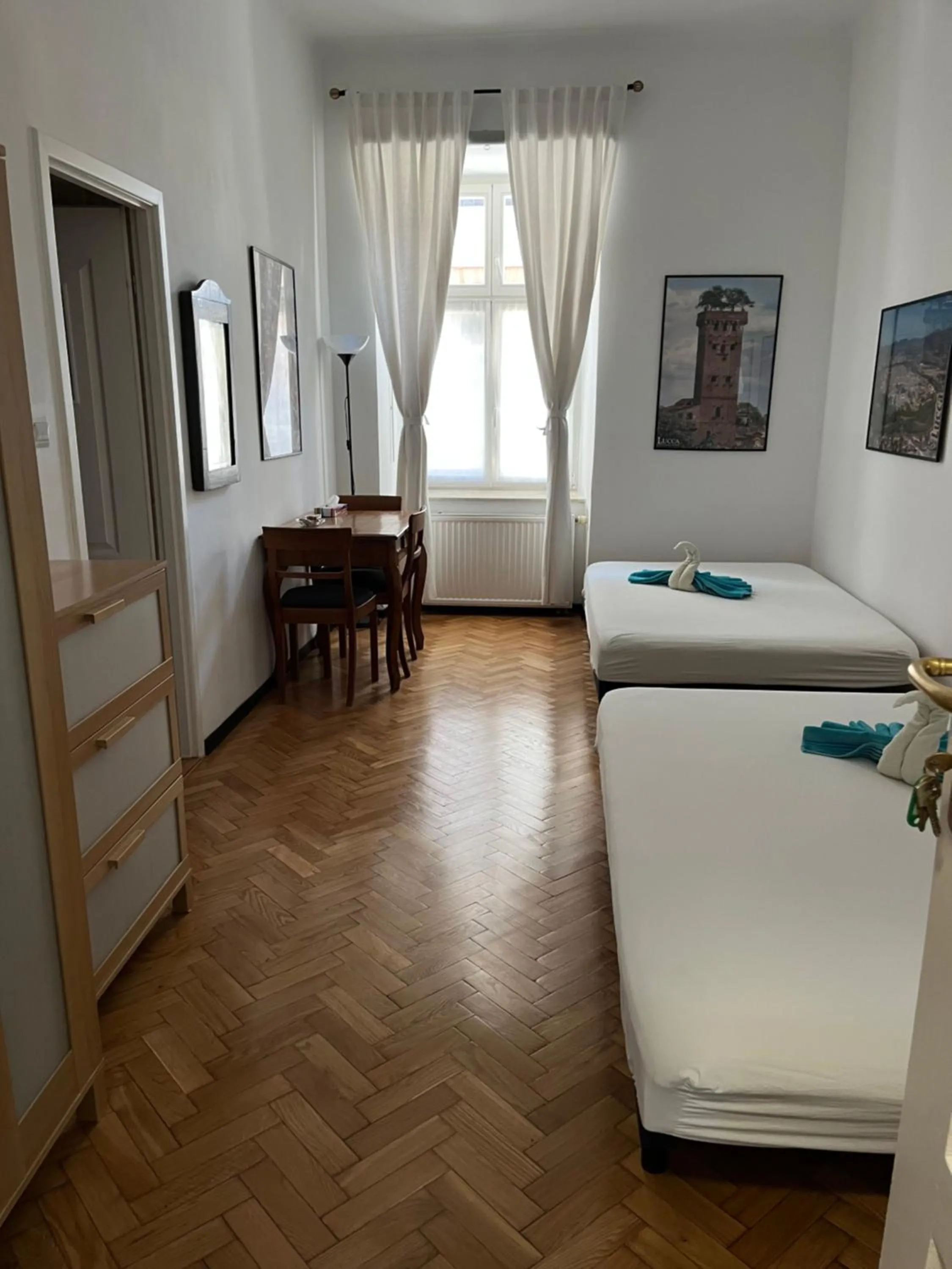 Bed in Home in Krakow Silvio's Apartments