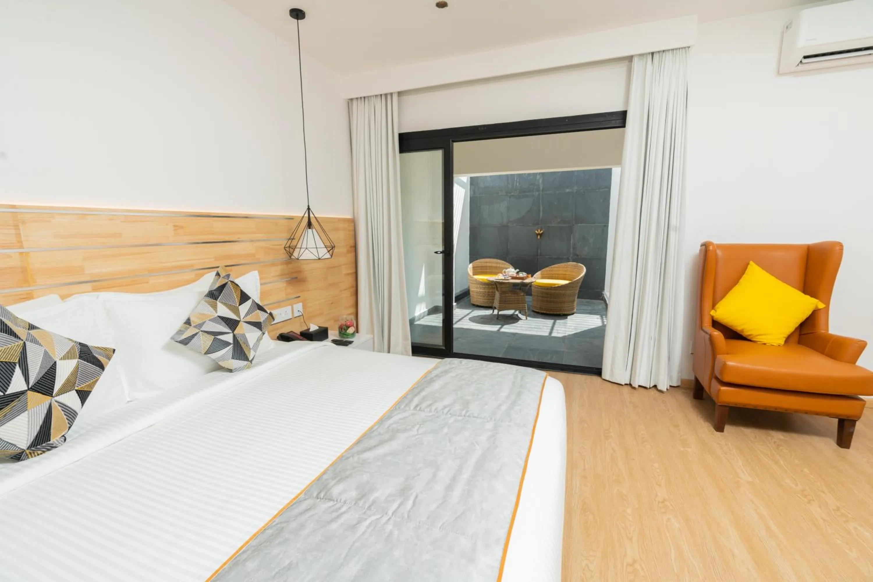 Seating area, Bed in DARZA LUXURY RESORTs