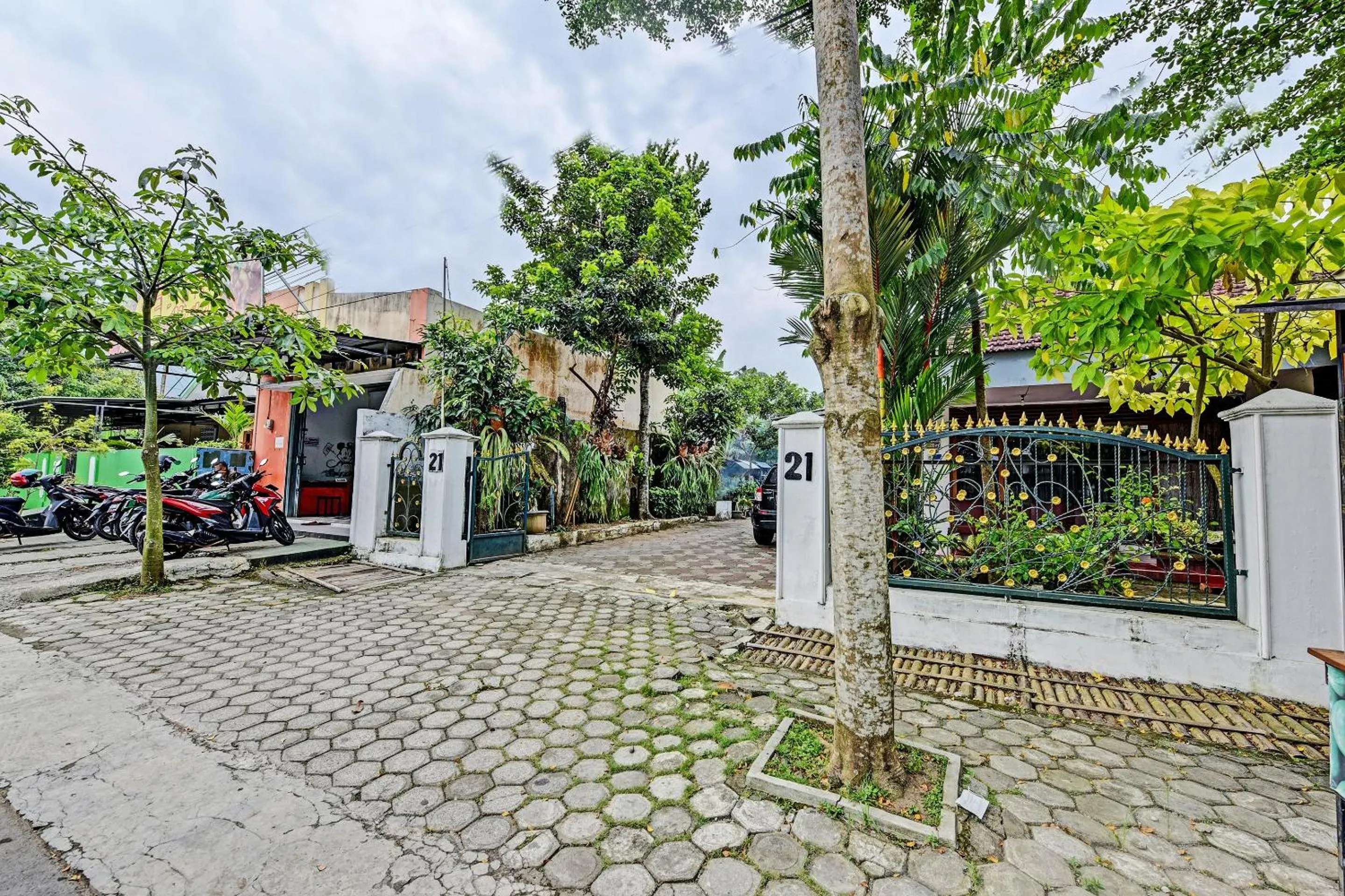 Facade/entrance in SPOT ON 91372 Wisma Bulin