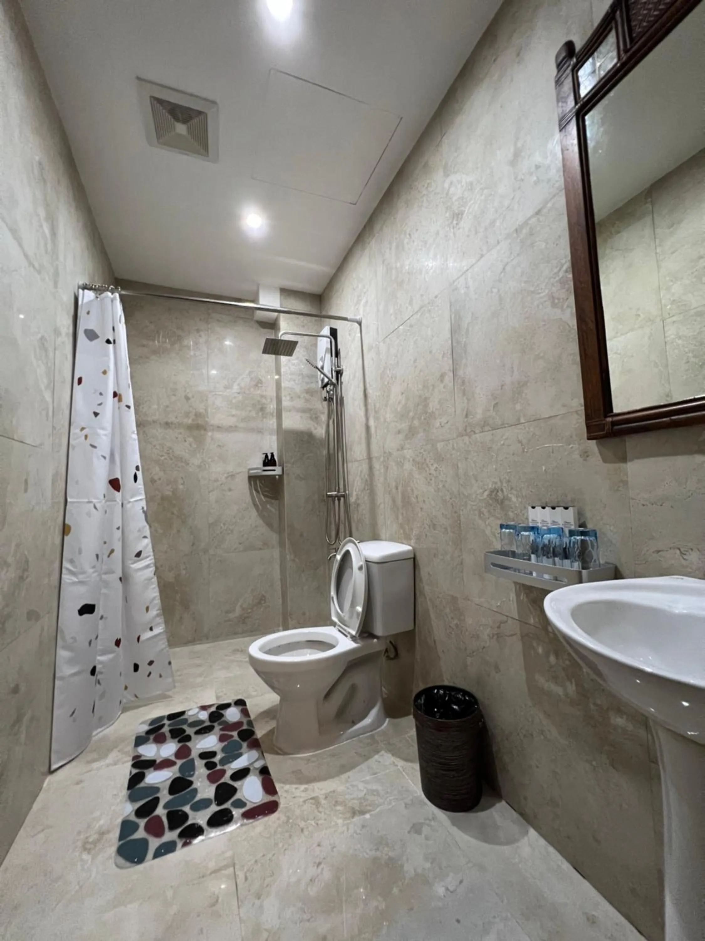 Toilet in Infinity Diving Resort and Residences