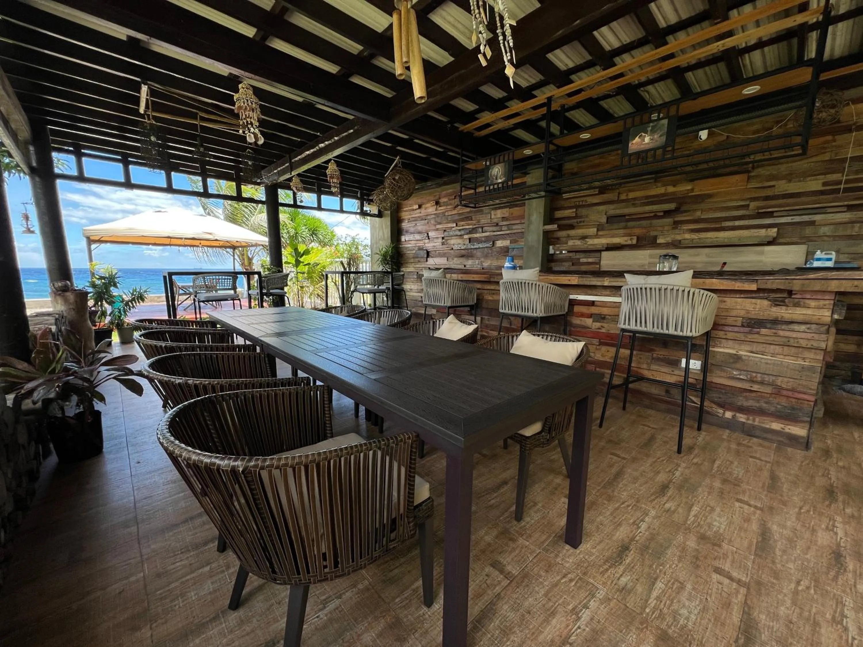 Restaurant/places to eat in Infinity Diving Resort and Residences