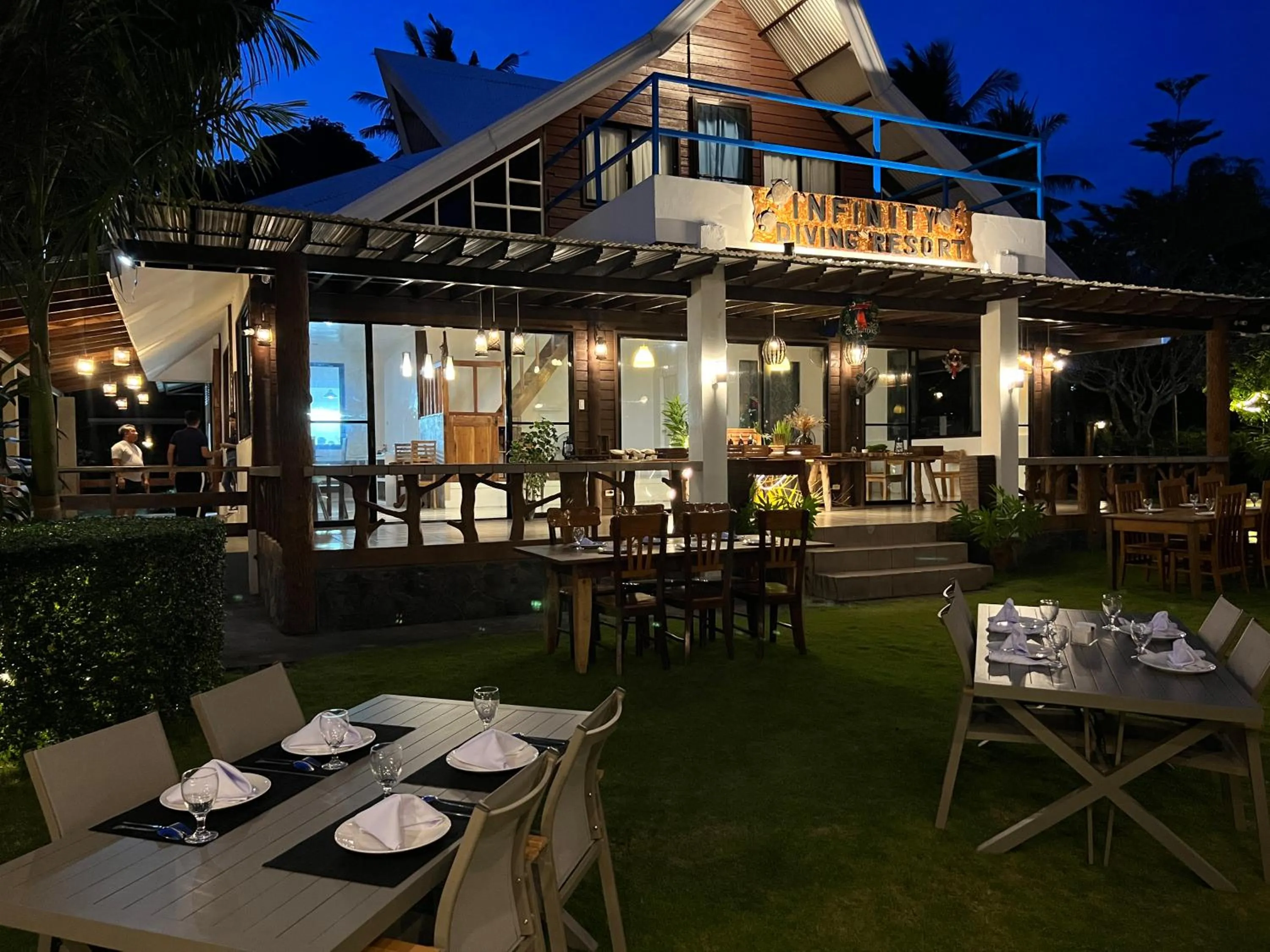 Restaurant/places to eat in Infinity Diving Resort and Residences