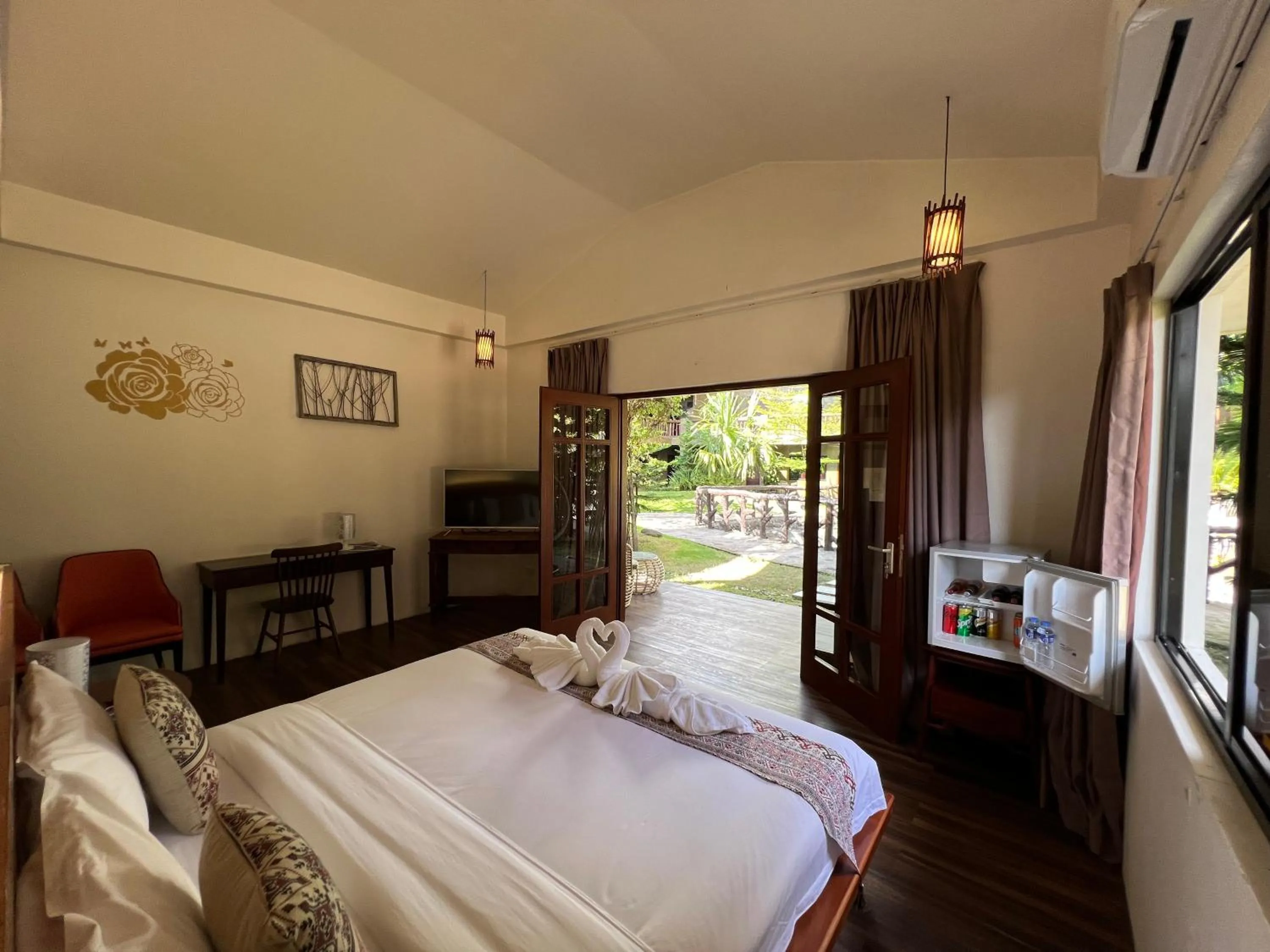 Bed in Infinity Diving Resort and Residences