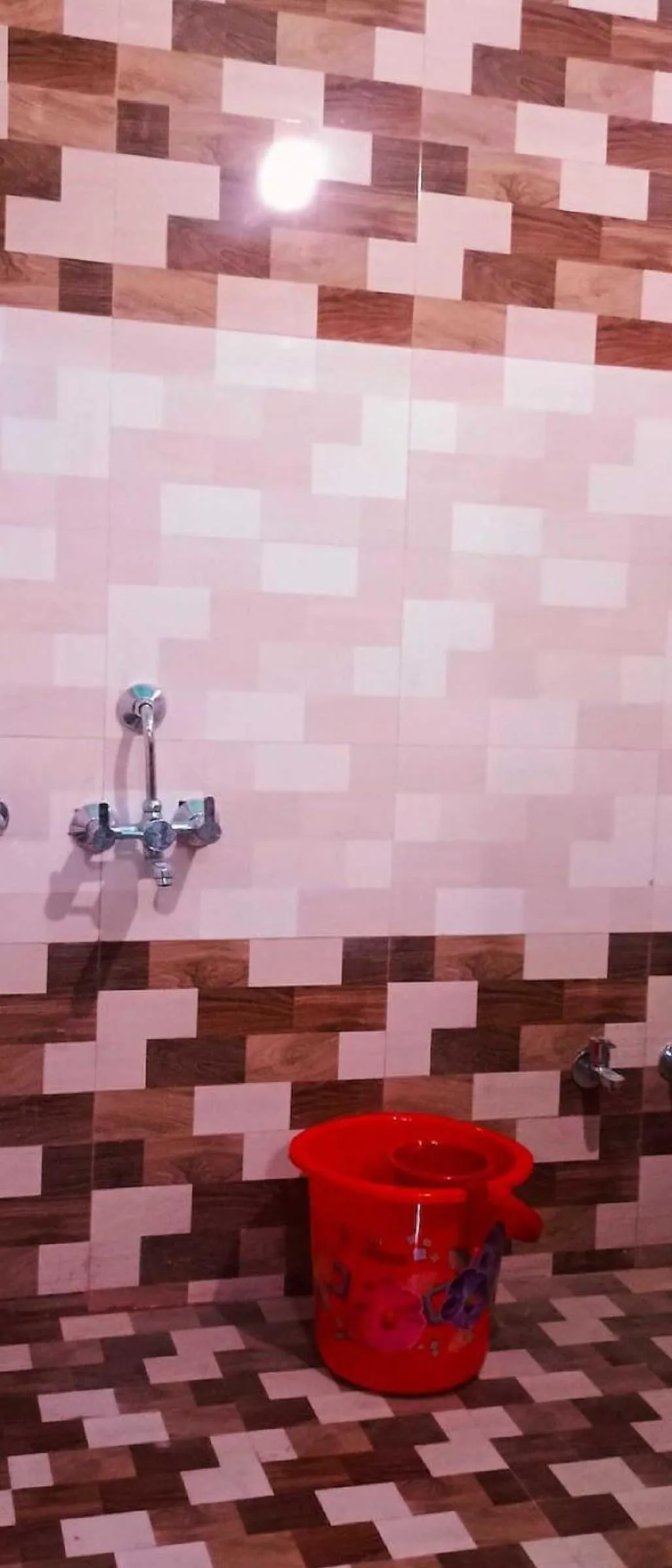 Bathroom in Hotel O Sky Hills Near Chaudhary Charan Singh International Airport