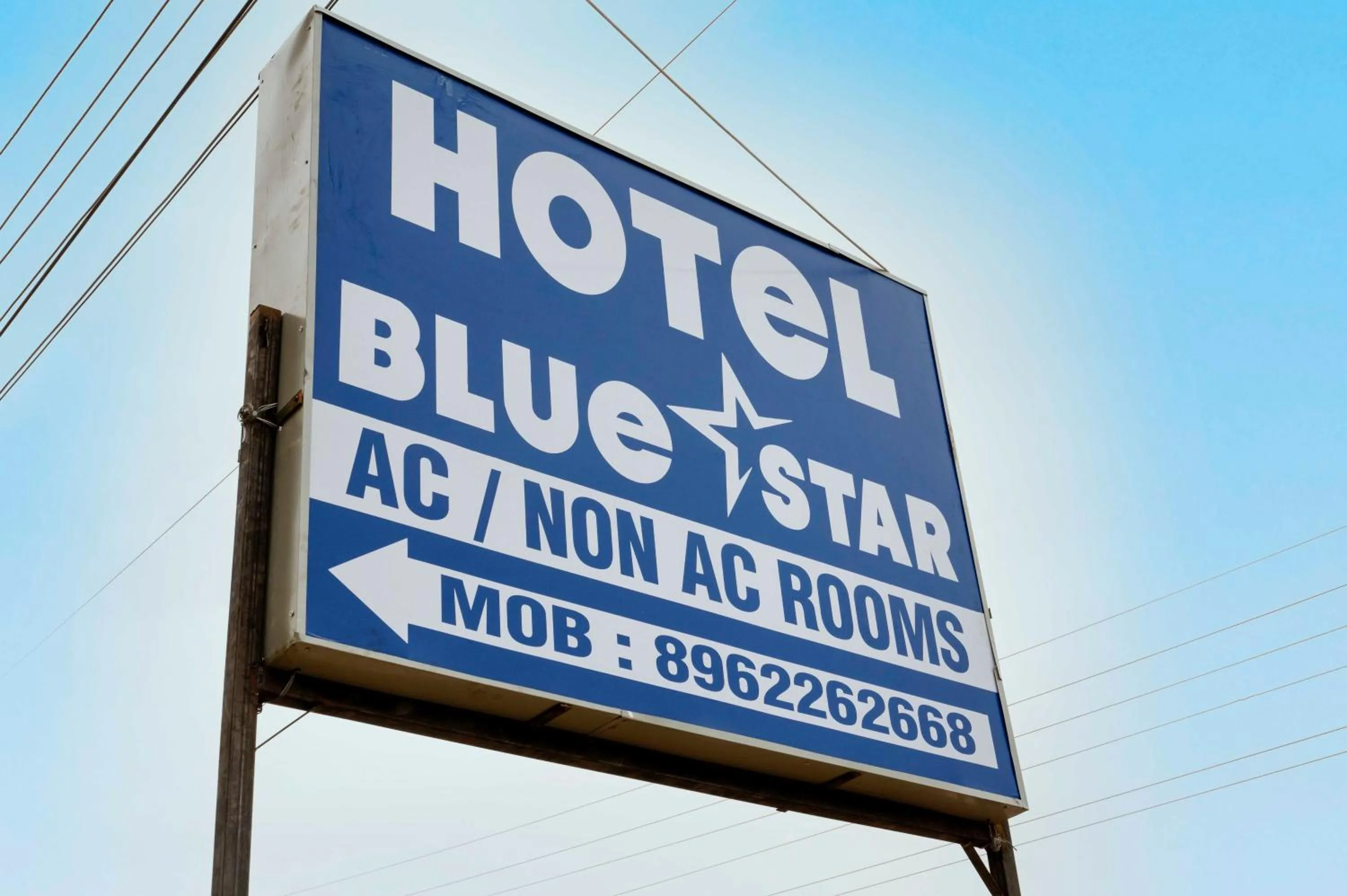 Facade/entrance in Hotel O POP Hotel Blue Star
