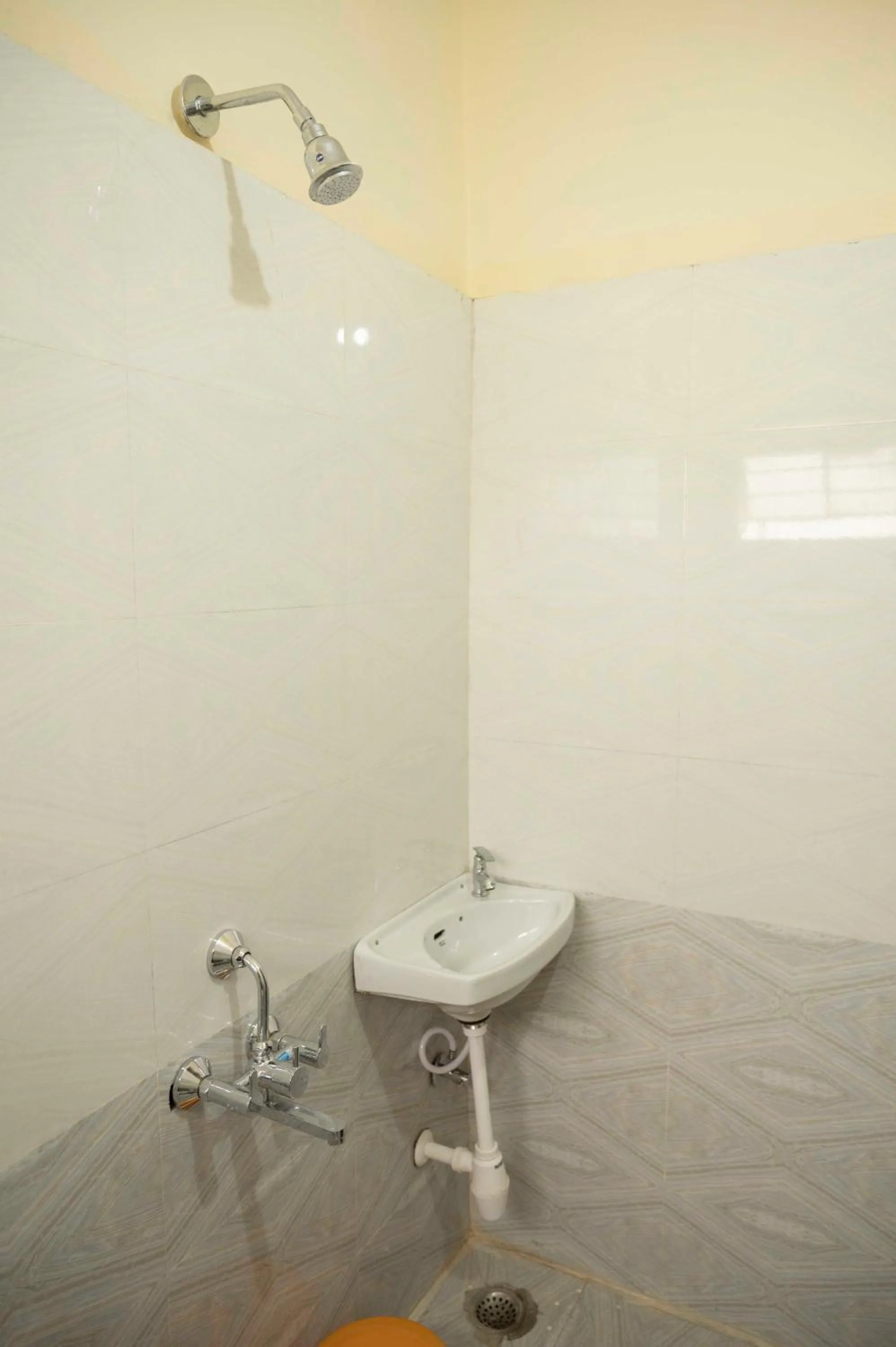 Bathroom in Hotel O POP Hotel Blue Star