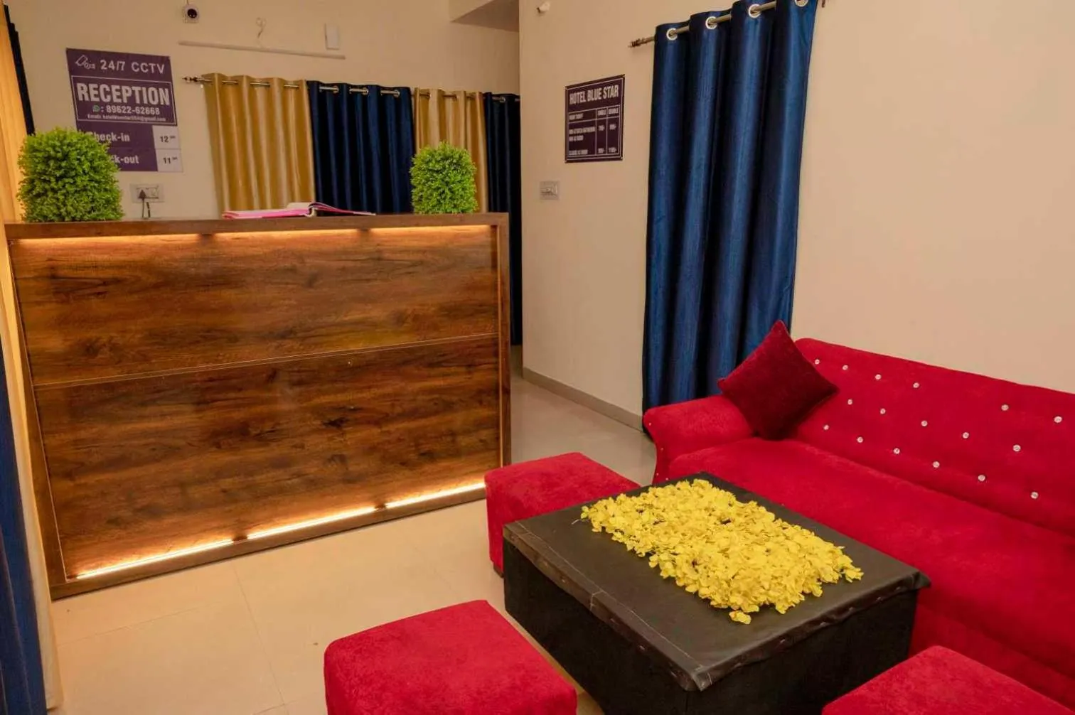 Lobby or reception in Hotel O POP Hotel Blue Star