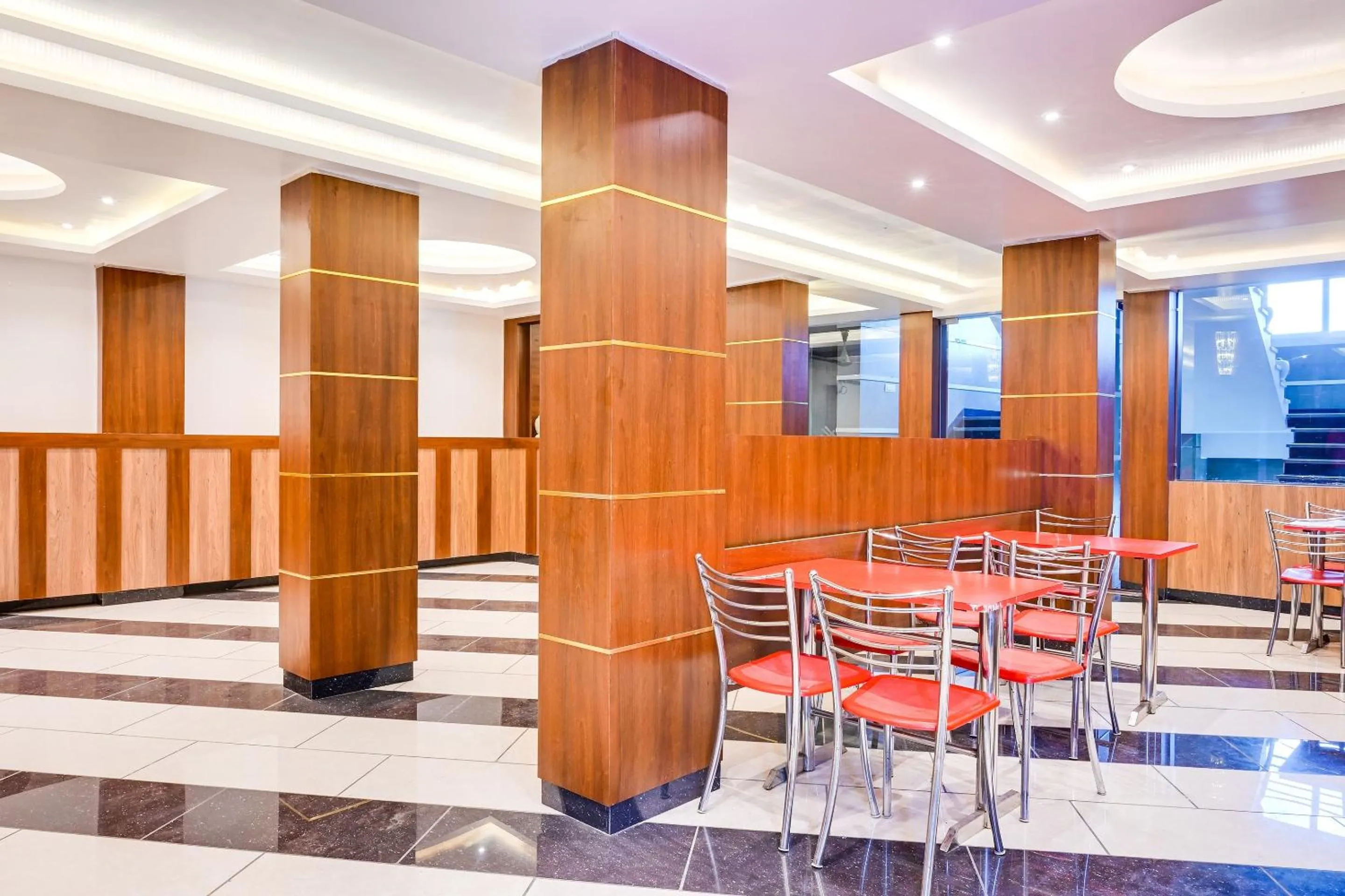 Super Townhouse Zero Mile Gandhi Setu Formerly Classic Court