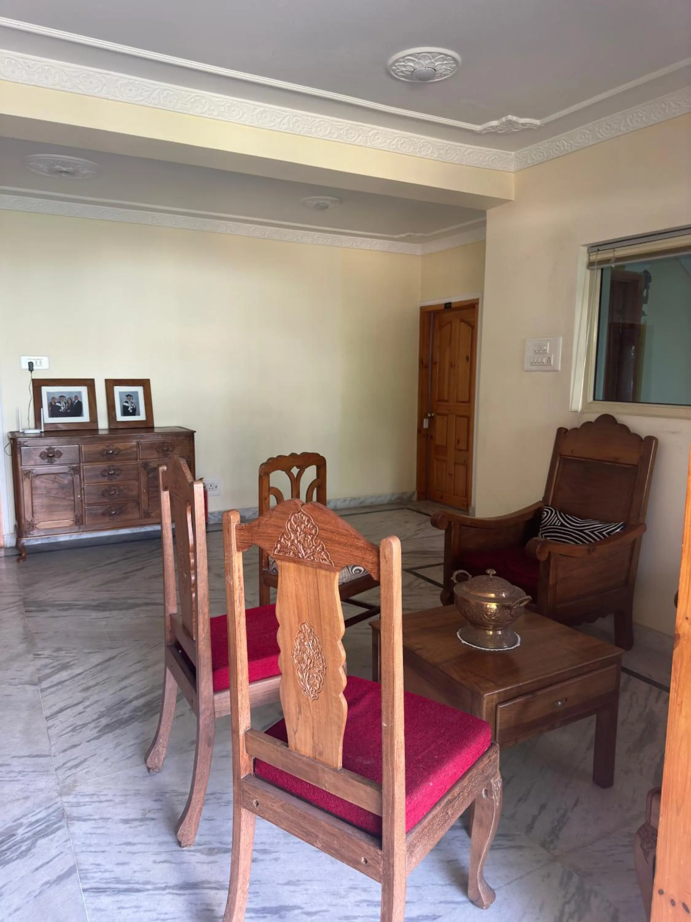 Restaurant/places to eat in Jan Mahal