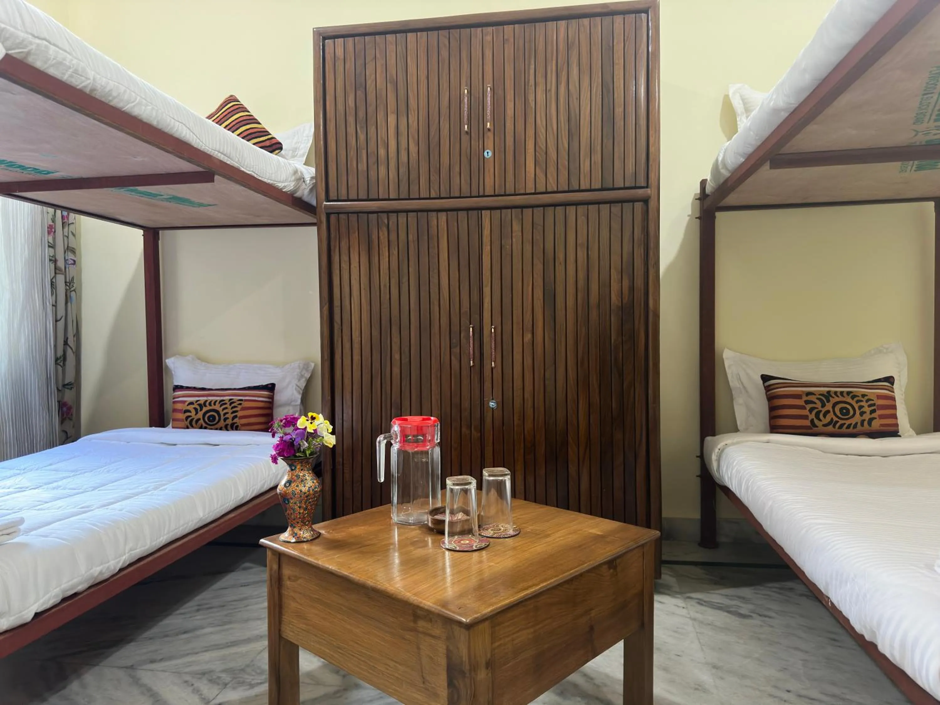 Bed in Jan Mahal