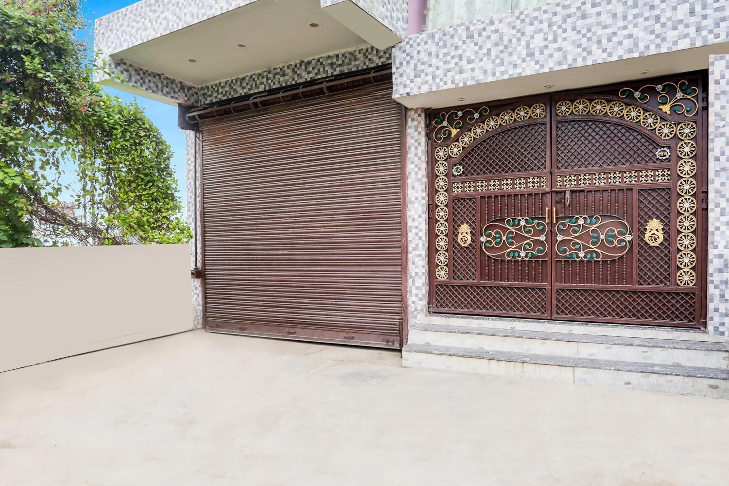 Facade/entrance in Hotel O Divisha palace