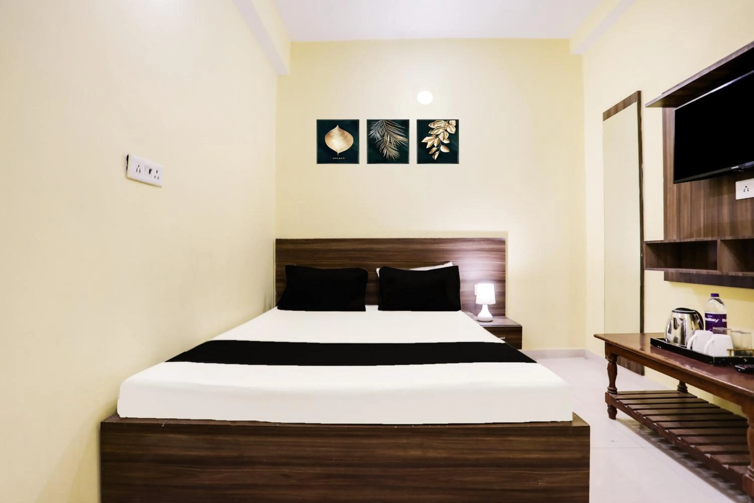 Bedroom, Bed in Hotel O Divisha palace