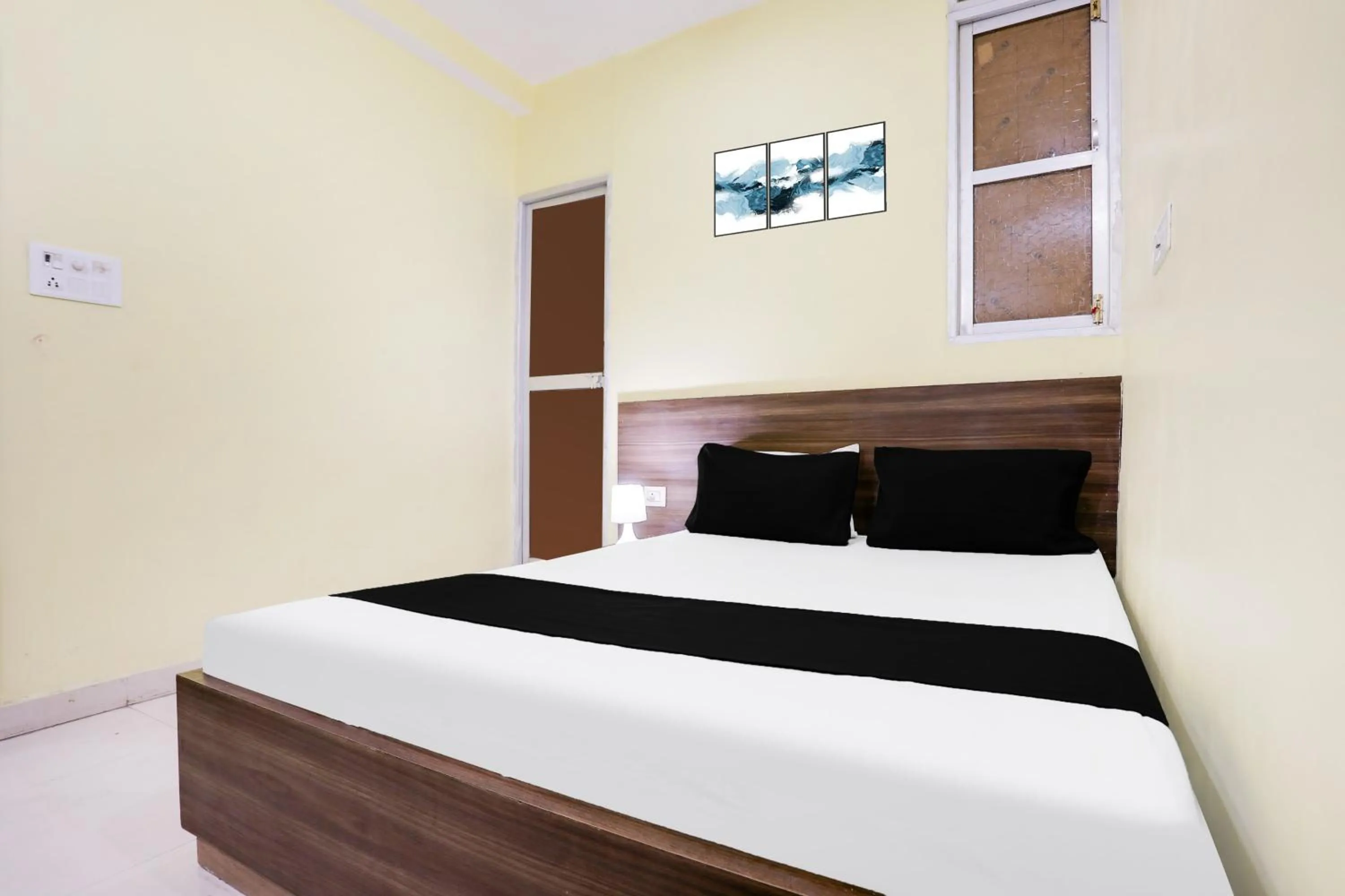 Bedroom, Bed in Hotel O Divisha palace