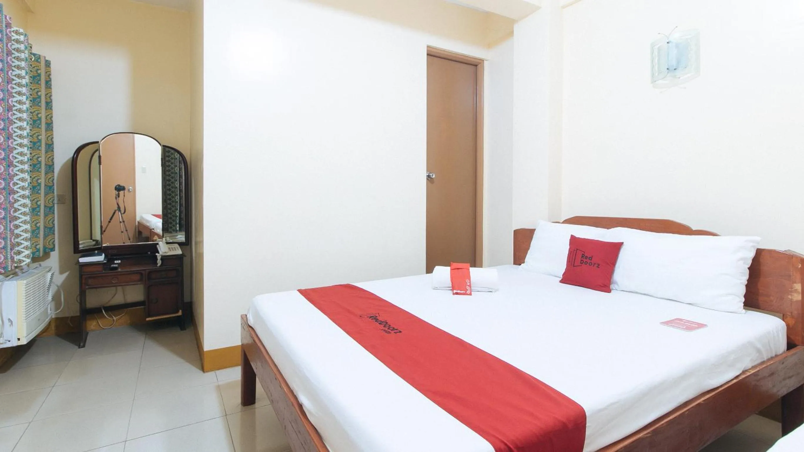 Bed in RedDoorz @ Golden Park Inn La Union