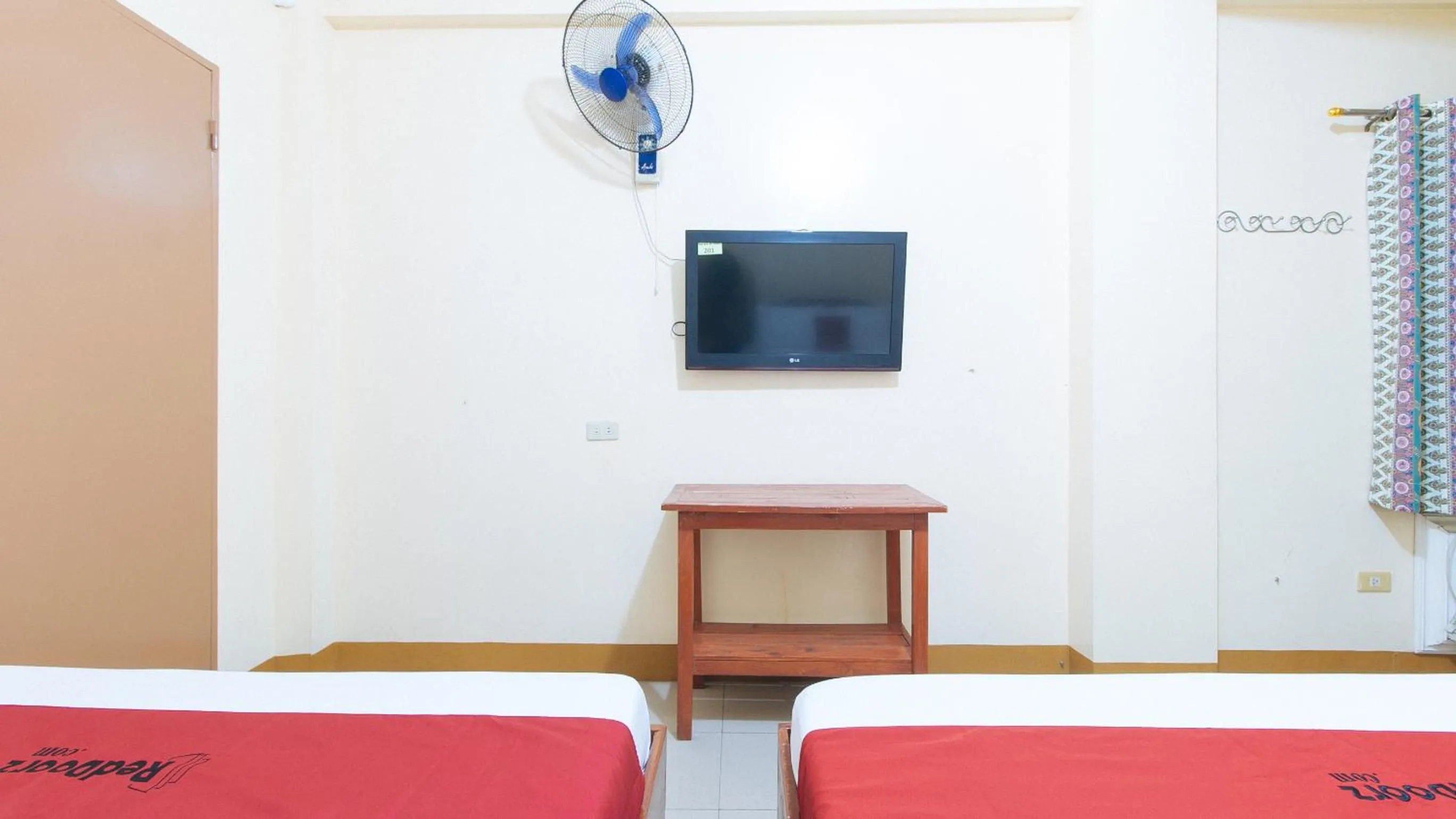 TV and multimedia, Bed in RedDoorz @ Golden Park Inn La Union