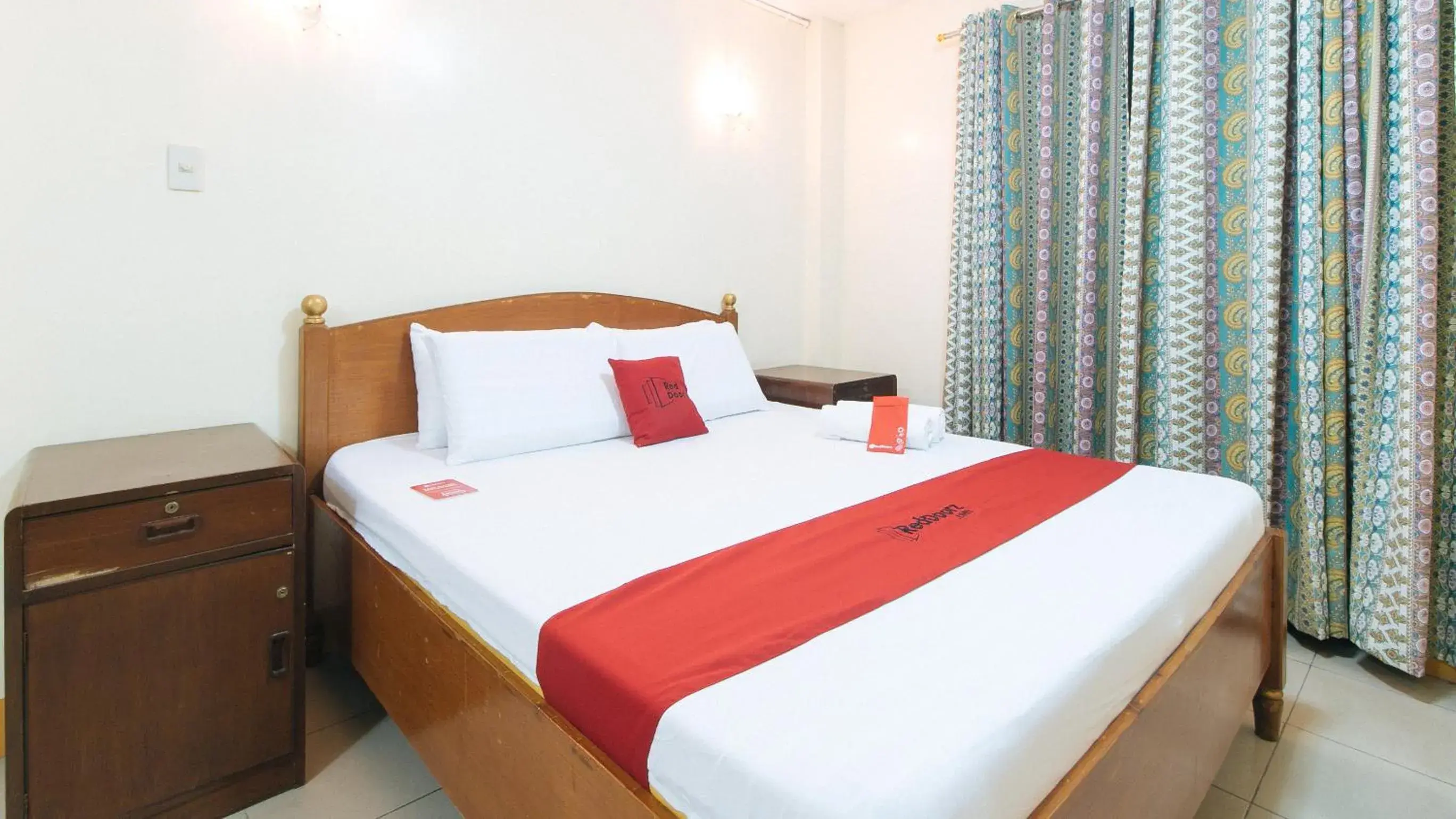 Bed in RedDoorz @ Golden Park Inn La Union Bed in RedDoorz @ Golden Park Inn La Union