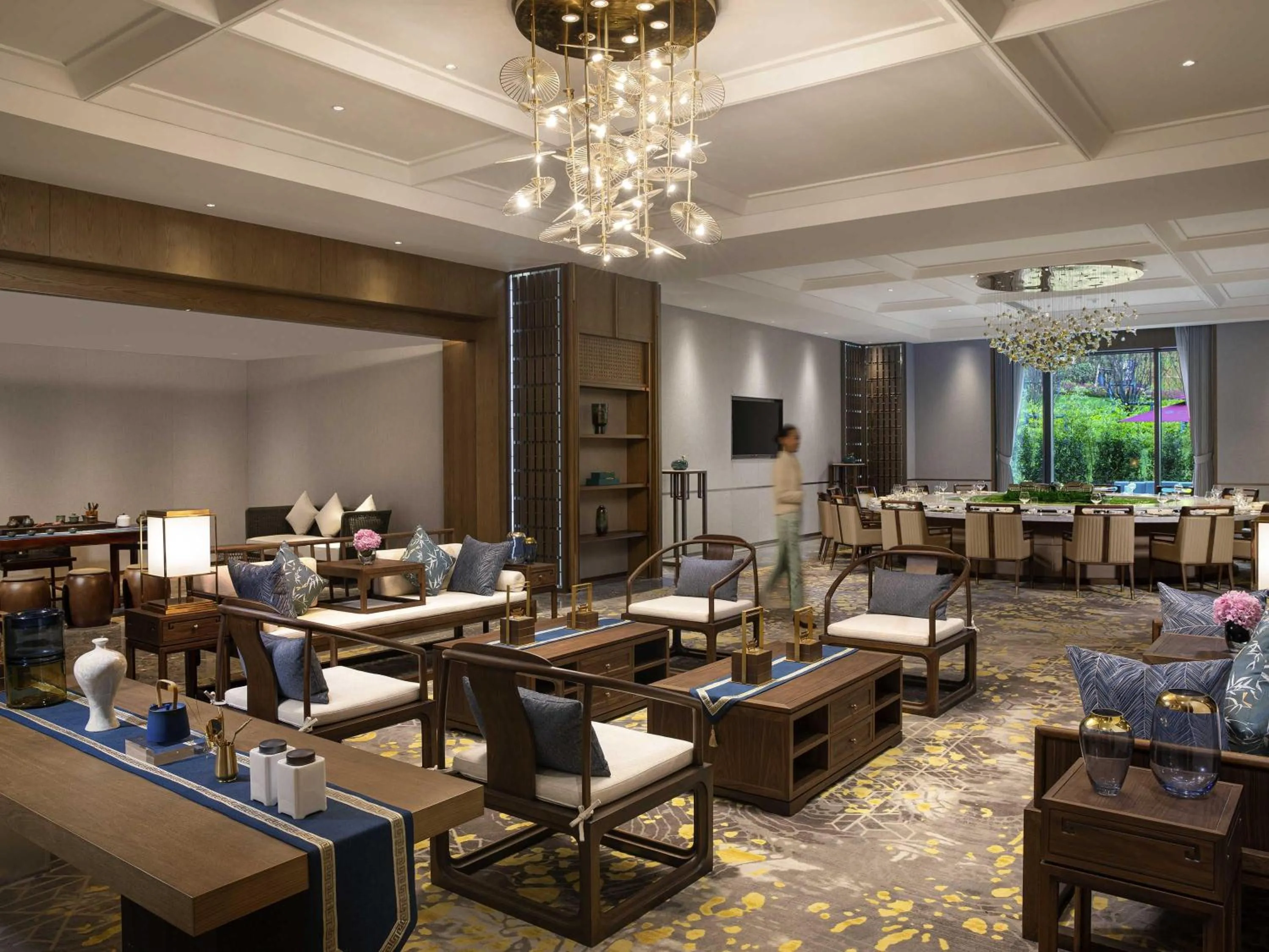 Restaurant/places to eat in Pullman Yuxi