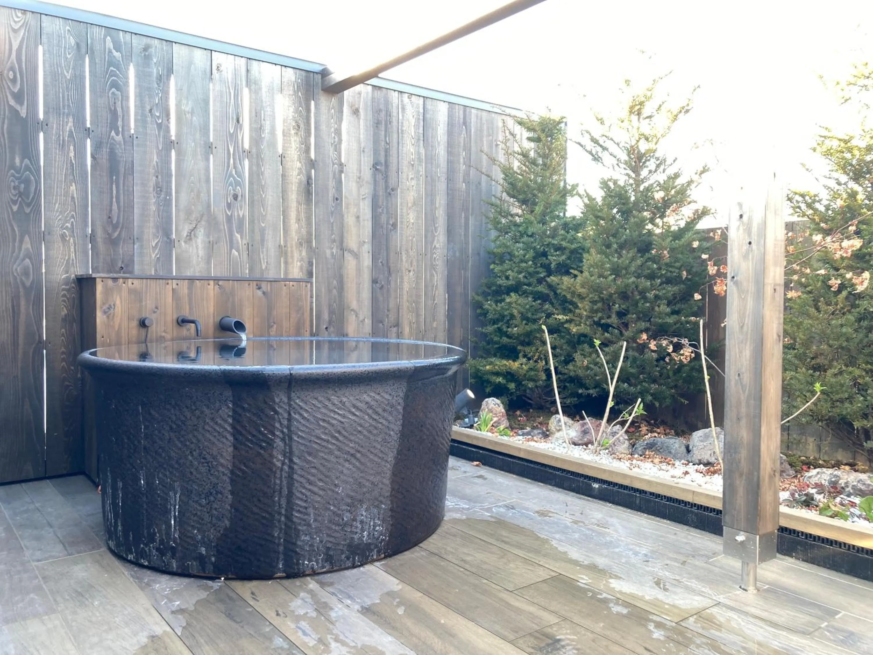 Hot Spring Bath in Urakusatsu TOU