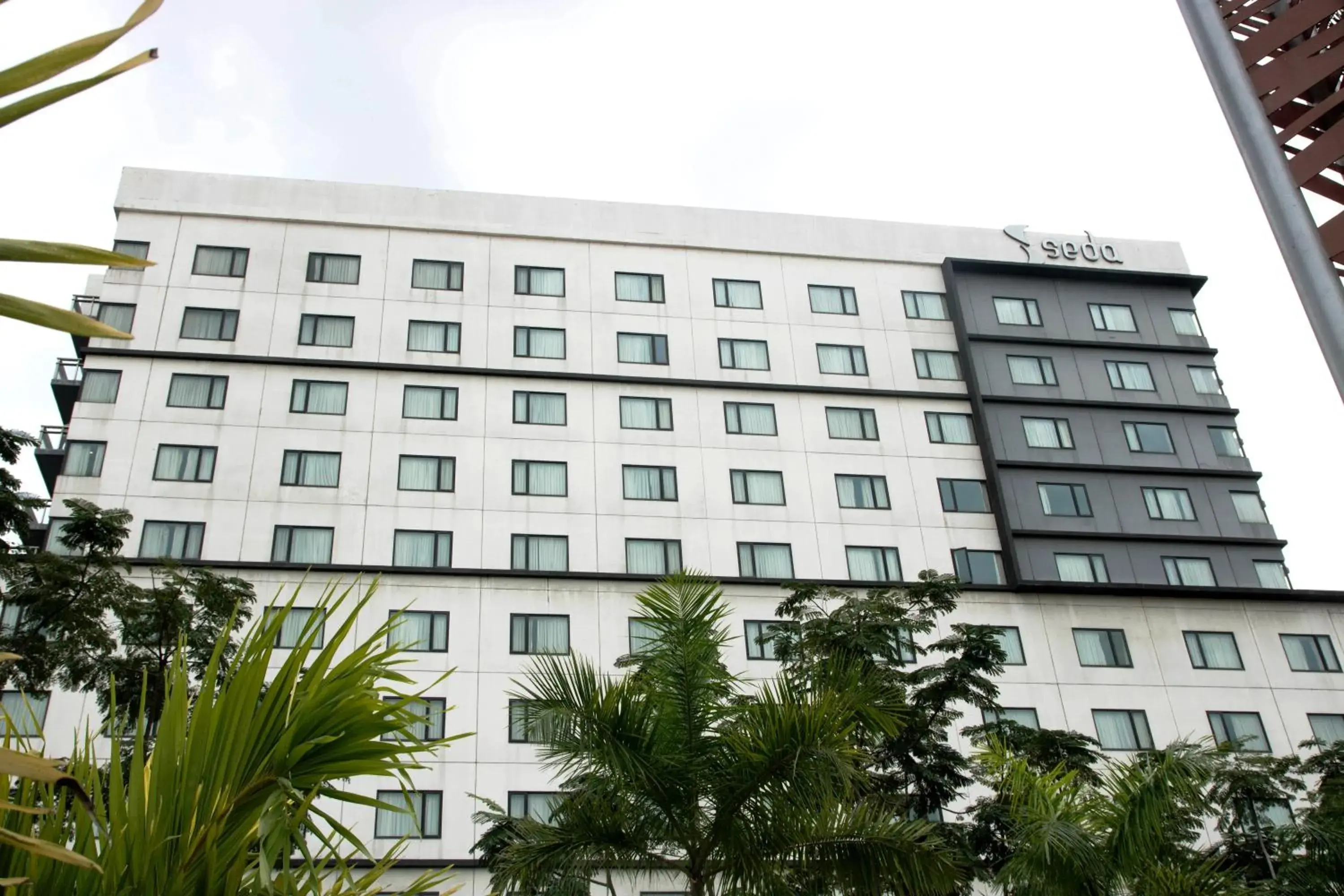 Property building in Seda Abreeza - Newly Renovated Property building in Seda Abreeza - Newly Renovated