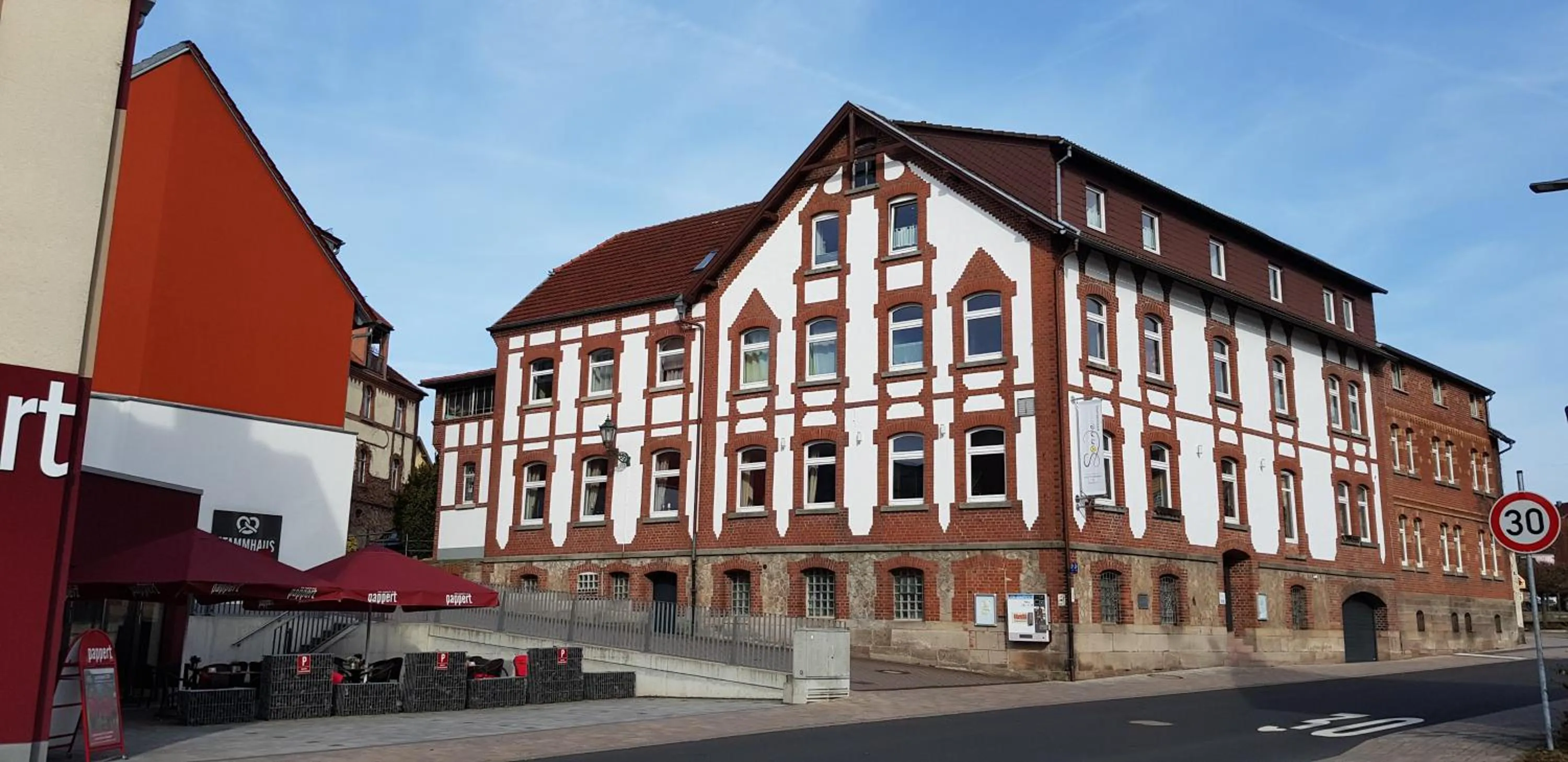 Property building in Zur Sonne "Gasthaus-Bar-Events"