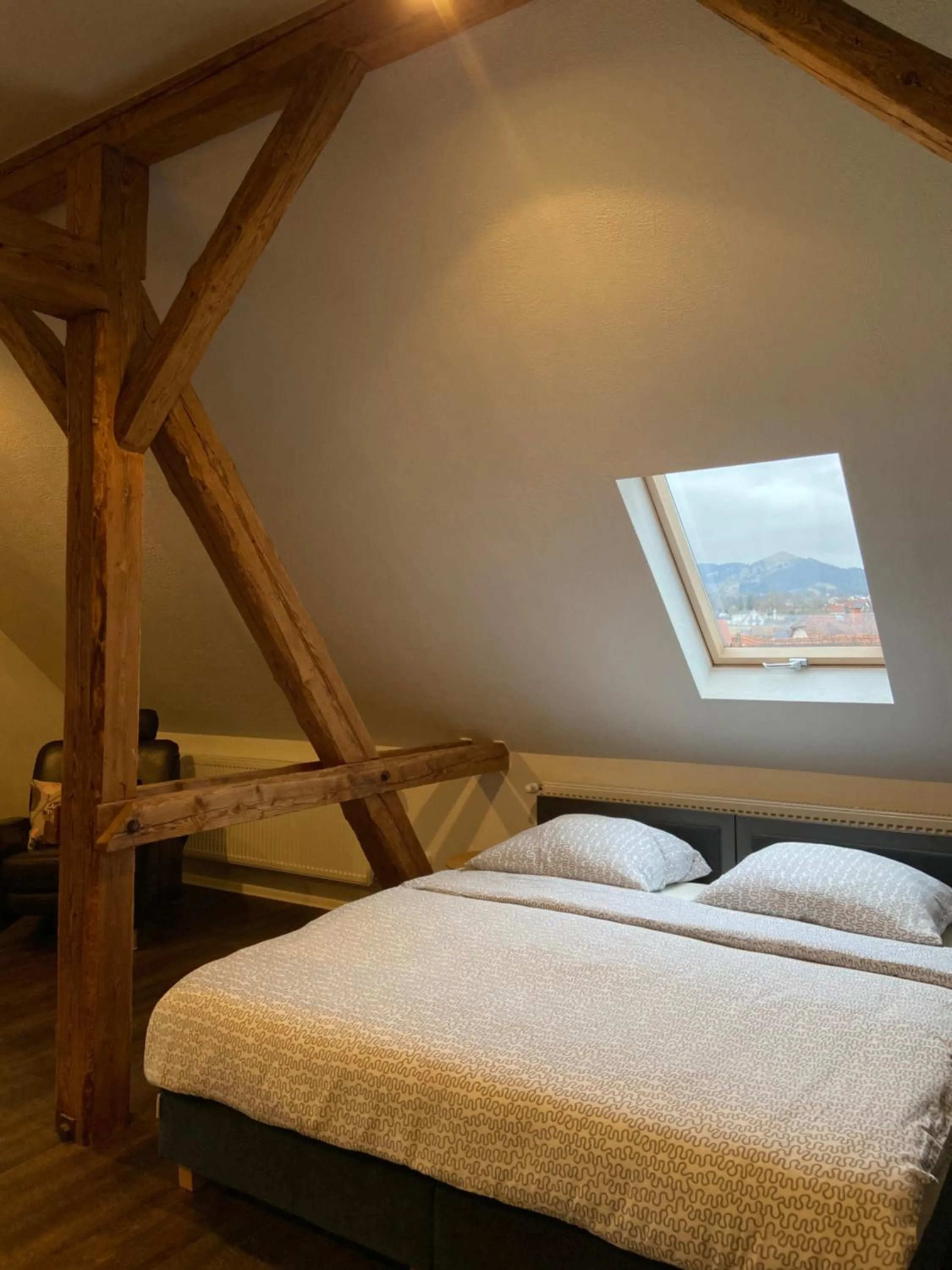 Bed in Zur Sonne "Gasthaus-Bar-Events"