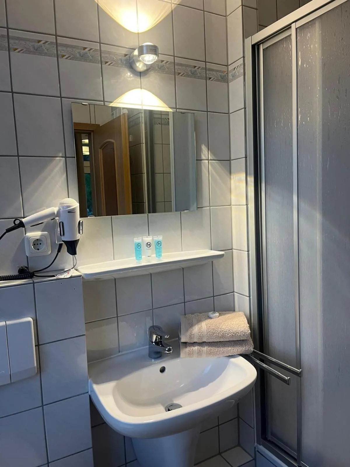 Shower in Zur Sonne "Gasthaus-Bar-Events"