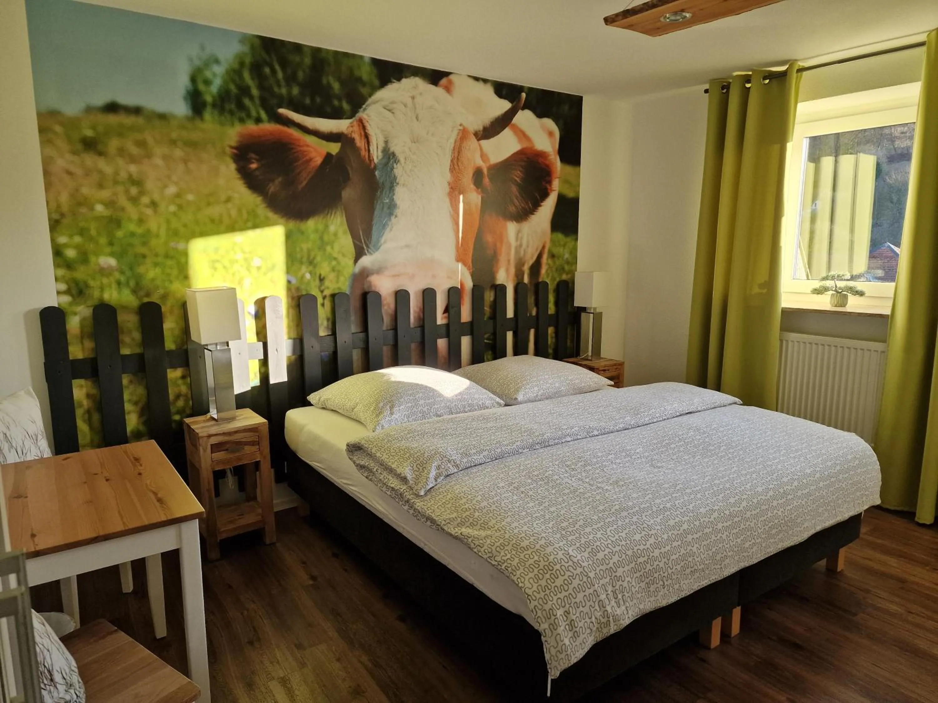 Bed in Zur Sonne "Gasthaus-Bar-Events"