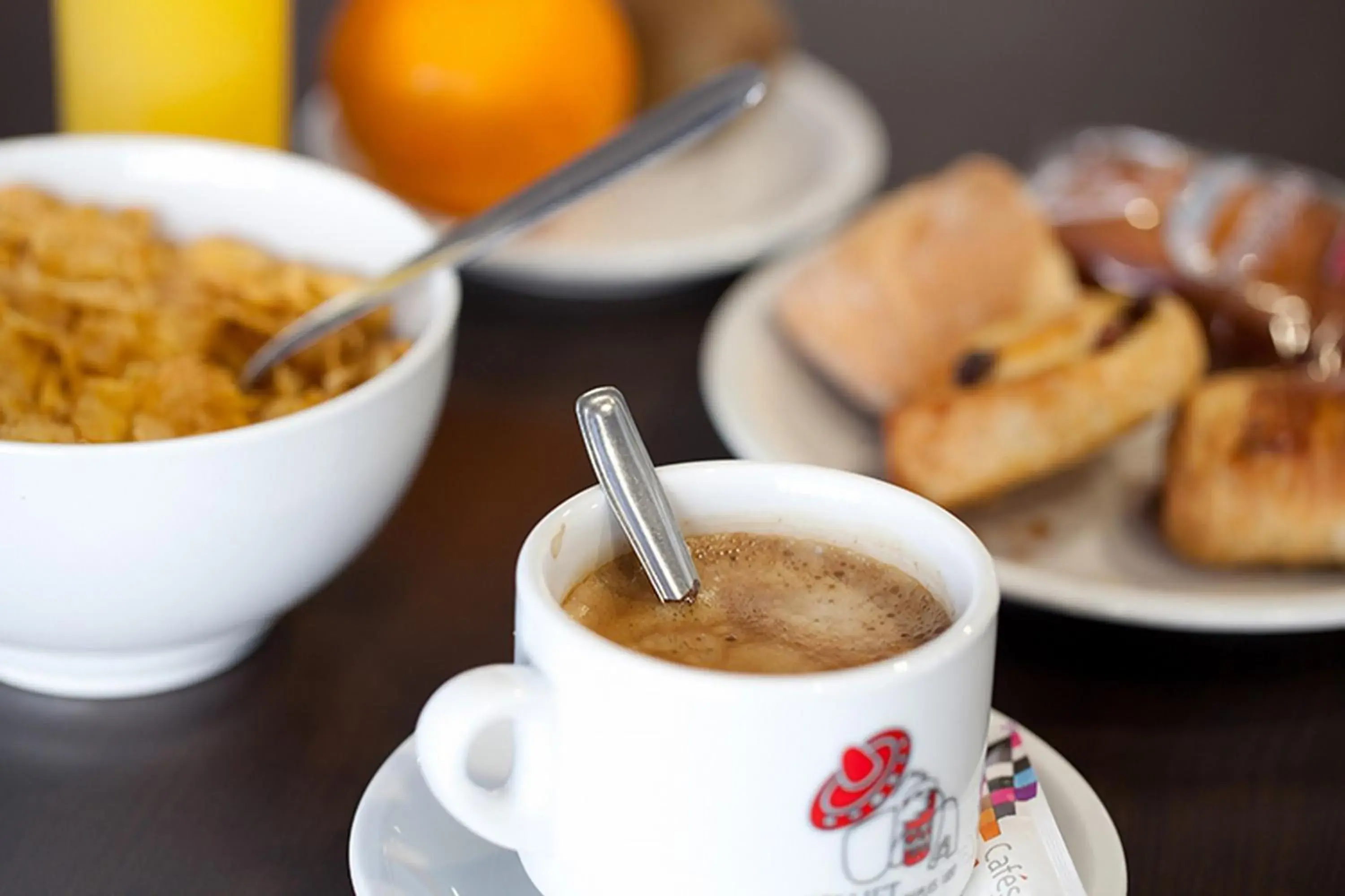 Breakfast in Adonis Aix en Provence Breakfast in Adonis Aix en Provence