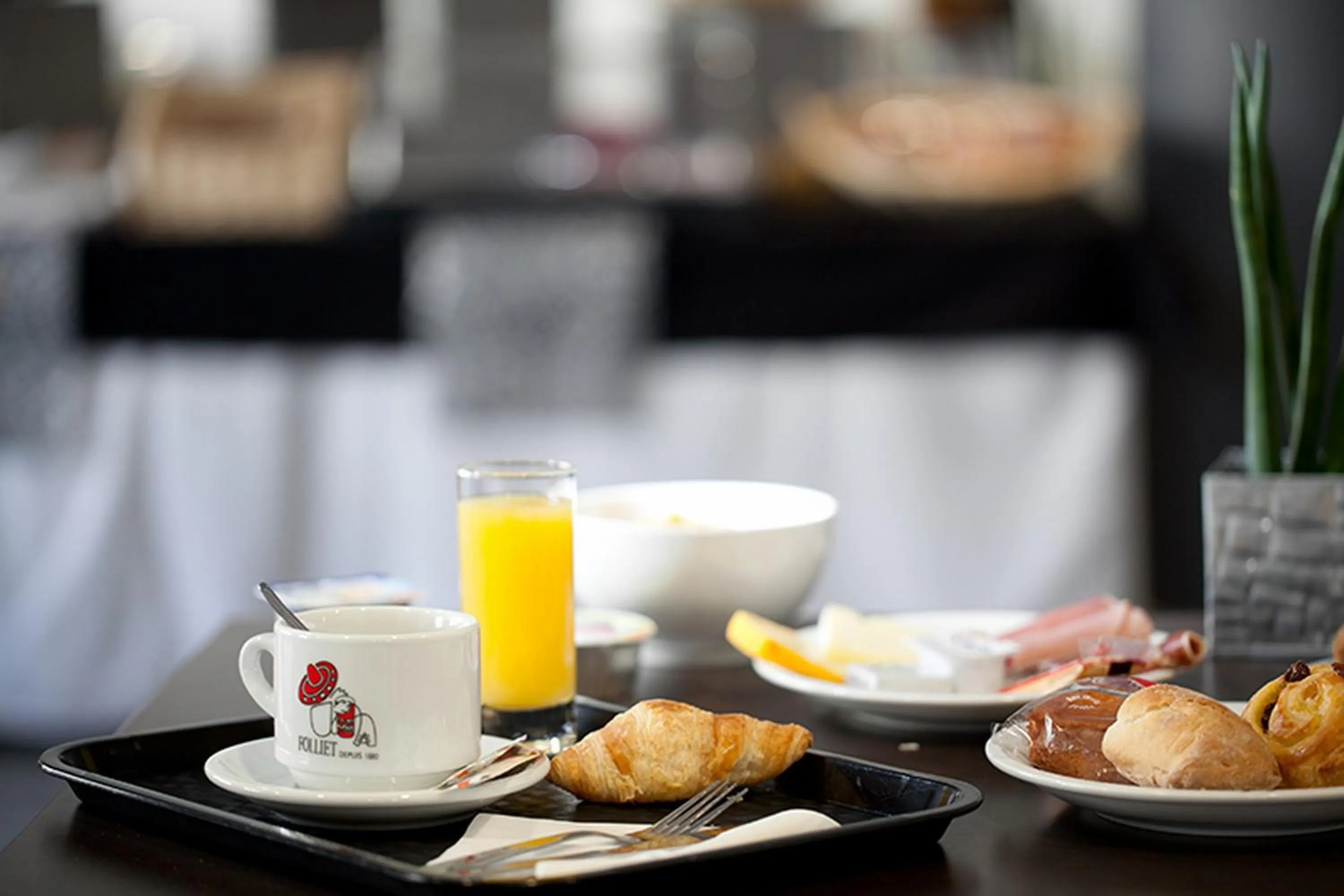 Food and drinks in Adonis Aix en Provence