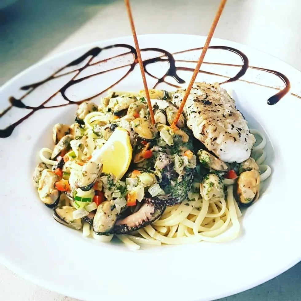 Restaurant/places to eat in Adonis Aix en Provence