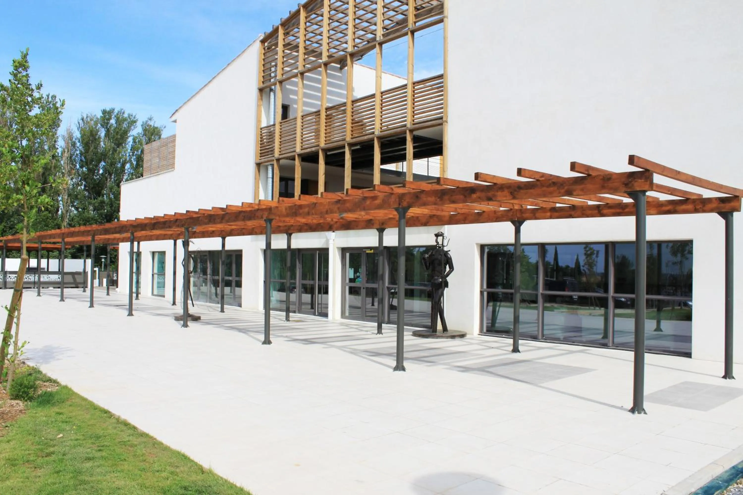 Facade/entrance in Adonis Aix en Provence