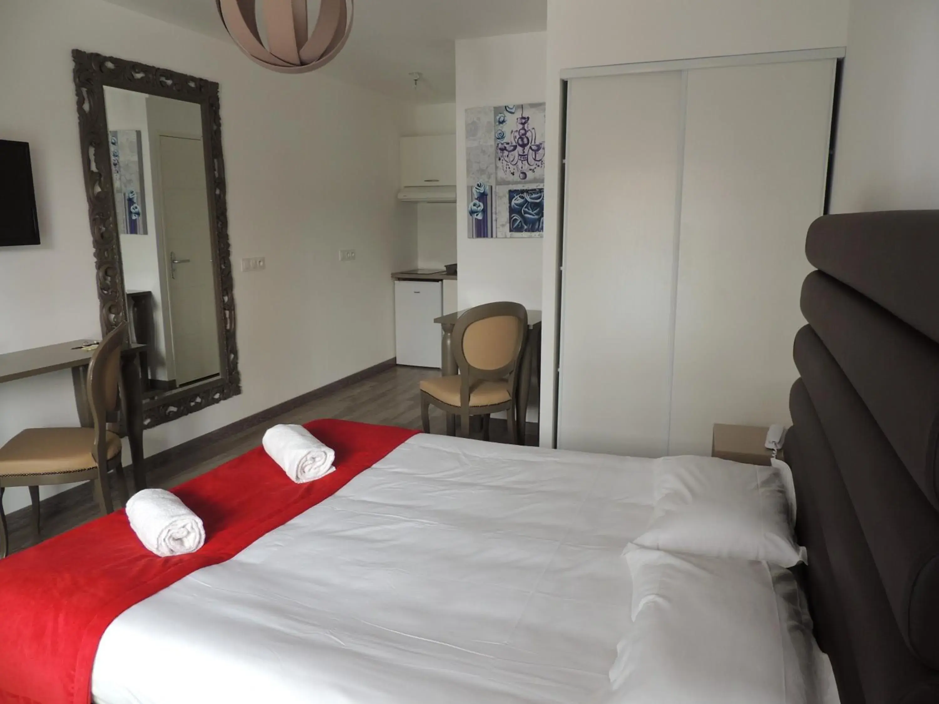 Bedroom in Adonis Aix en Provence Bedroom in Adonis Aix en Provence