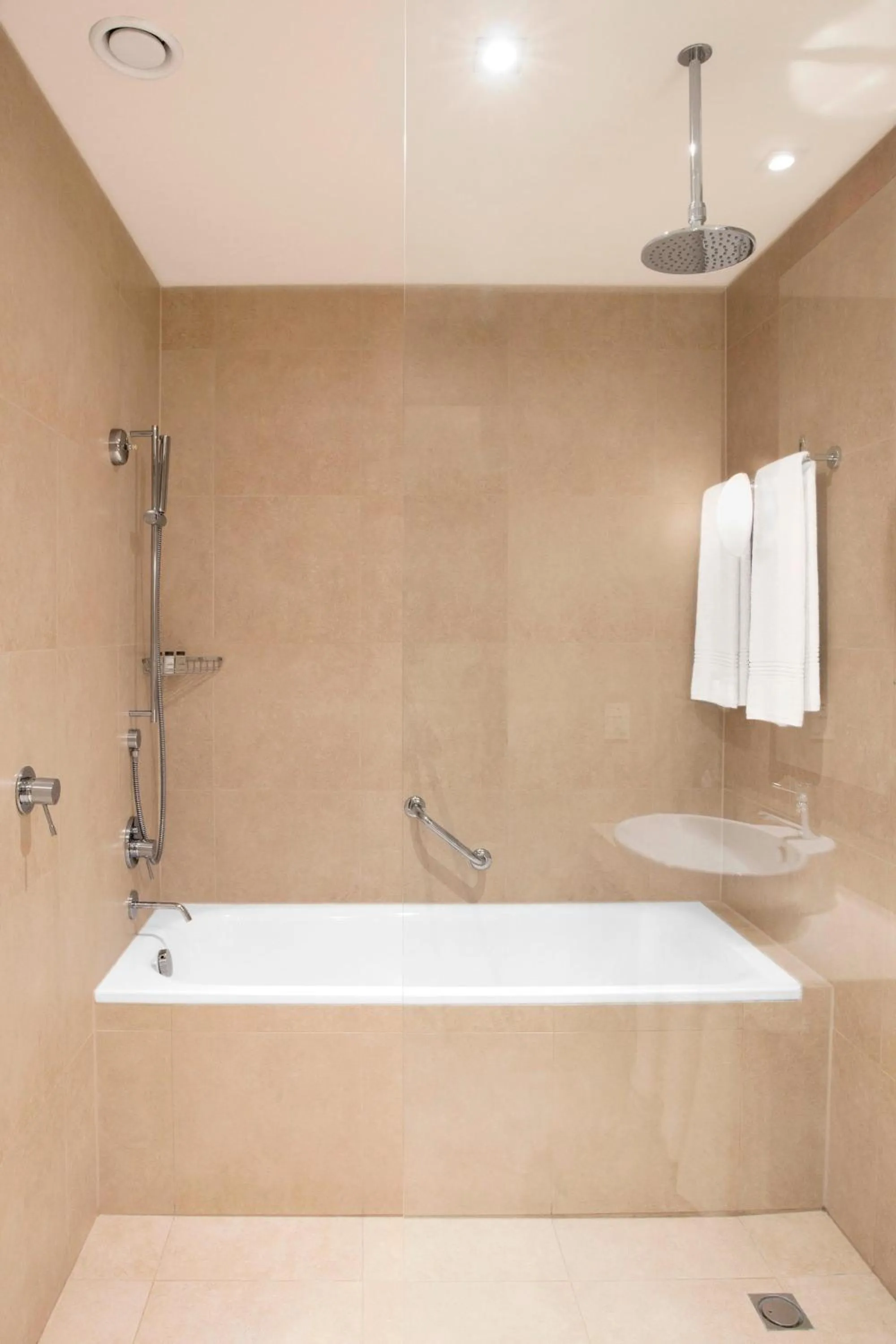 Bathroom in Sheraton Poznan Hotel