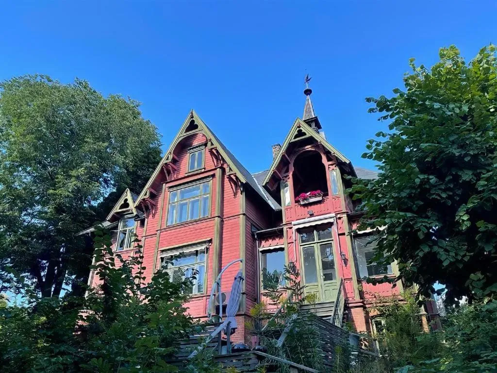 Property building in Villa Internationals