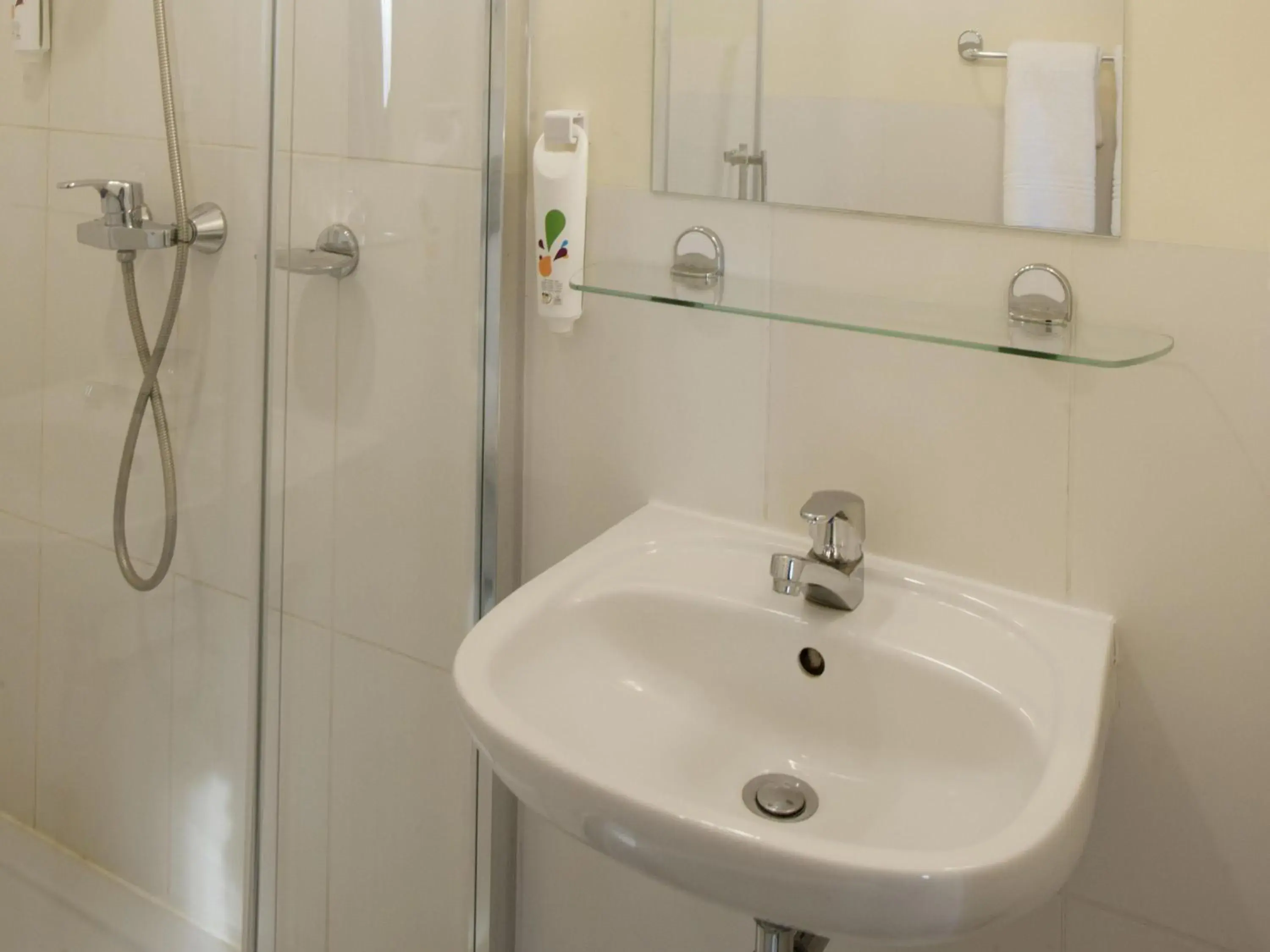 Bedroom in ibis Styles Warszawa West Bedroom in ibis Styles Warszawa West