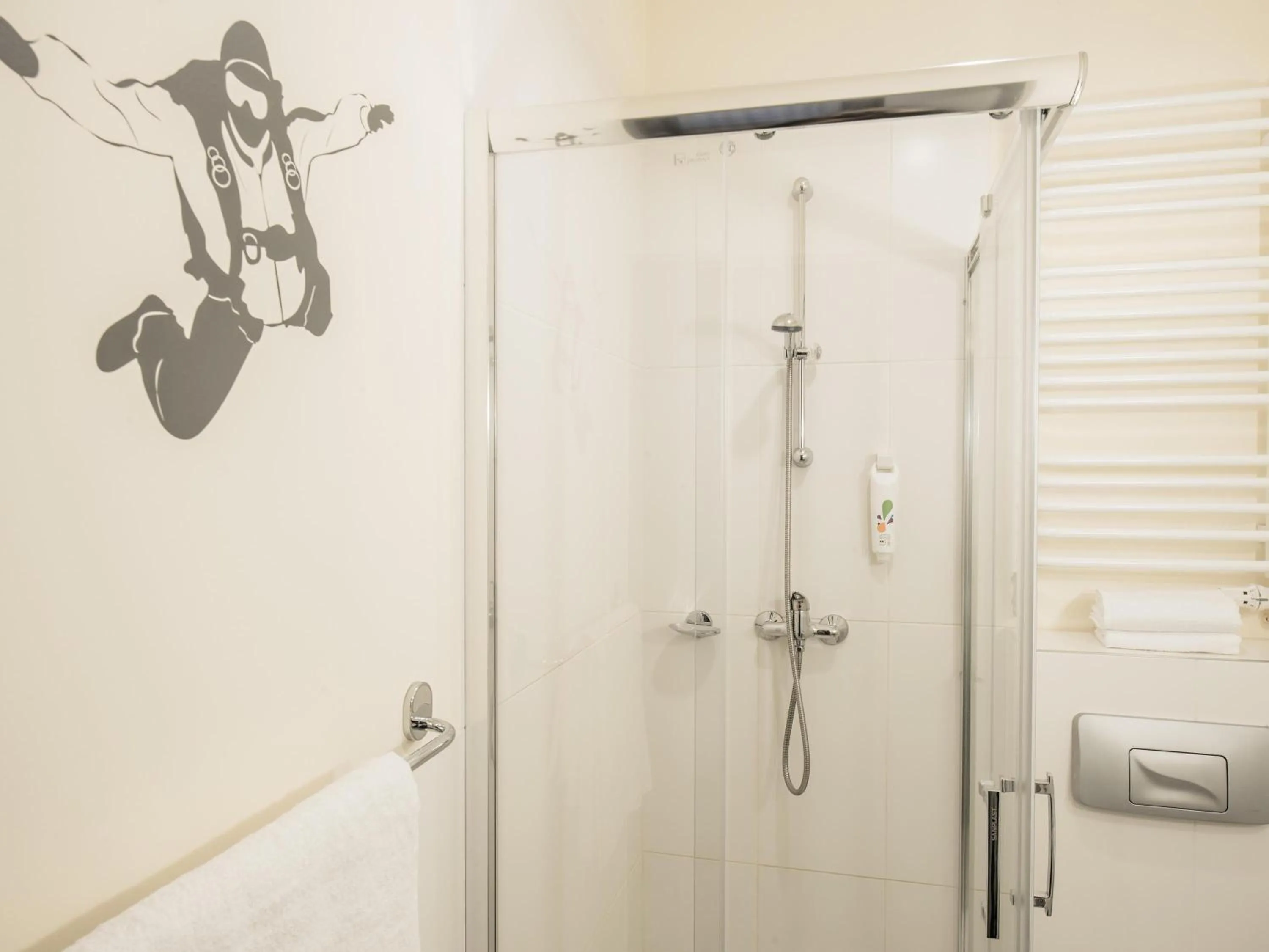 Bedroom in ibis Styles Warszawa West