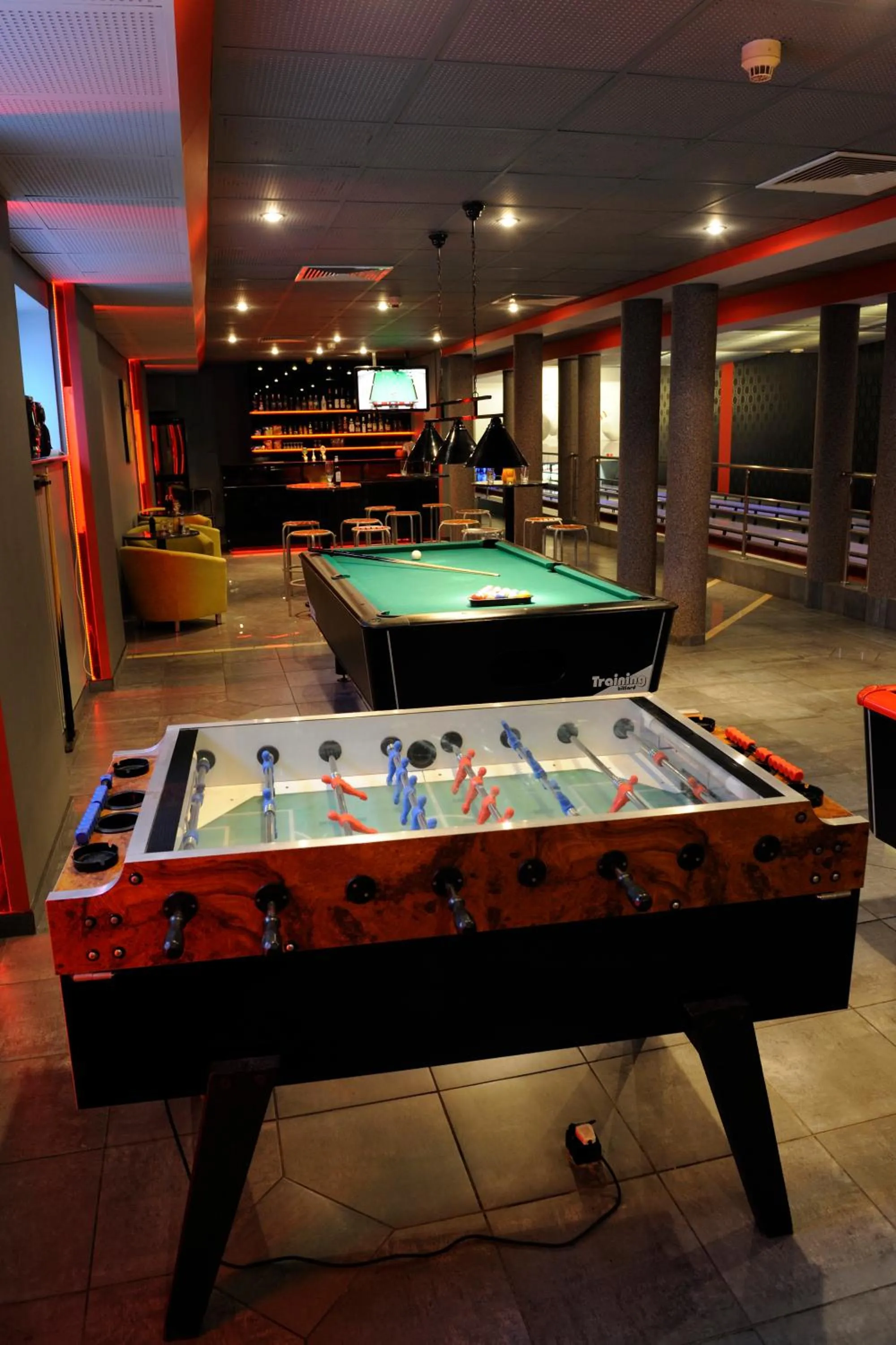Billiard in ibis Styles Warszawa West