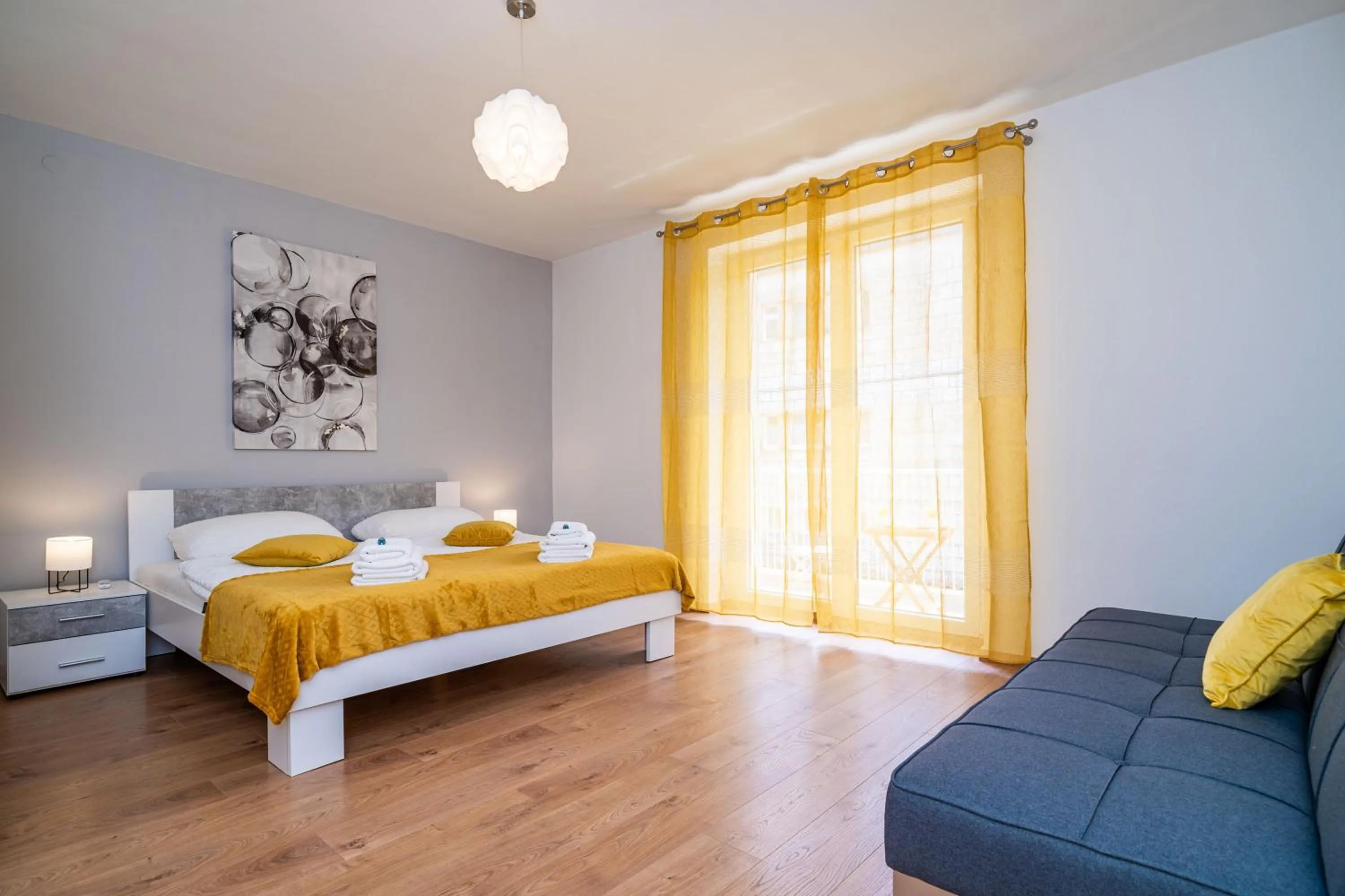 Apartment Ding Dong