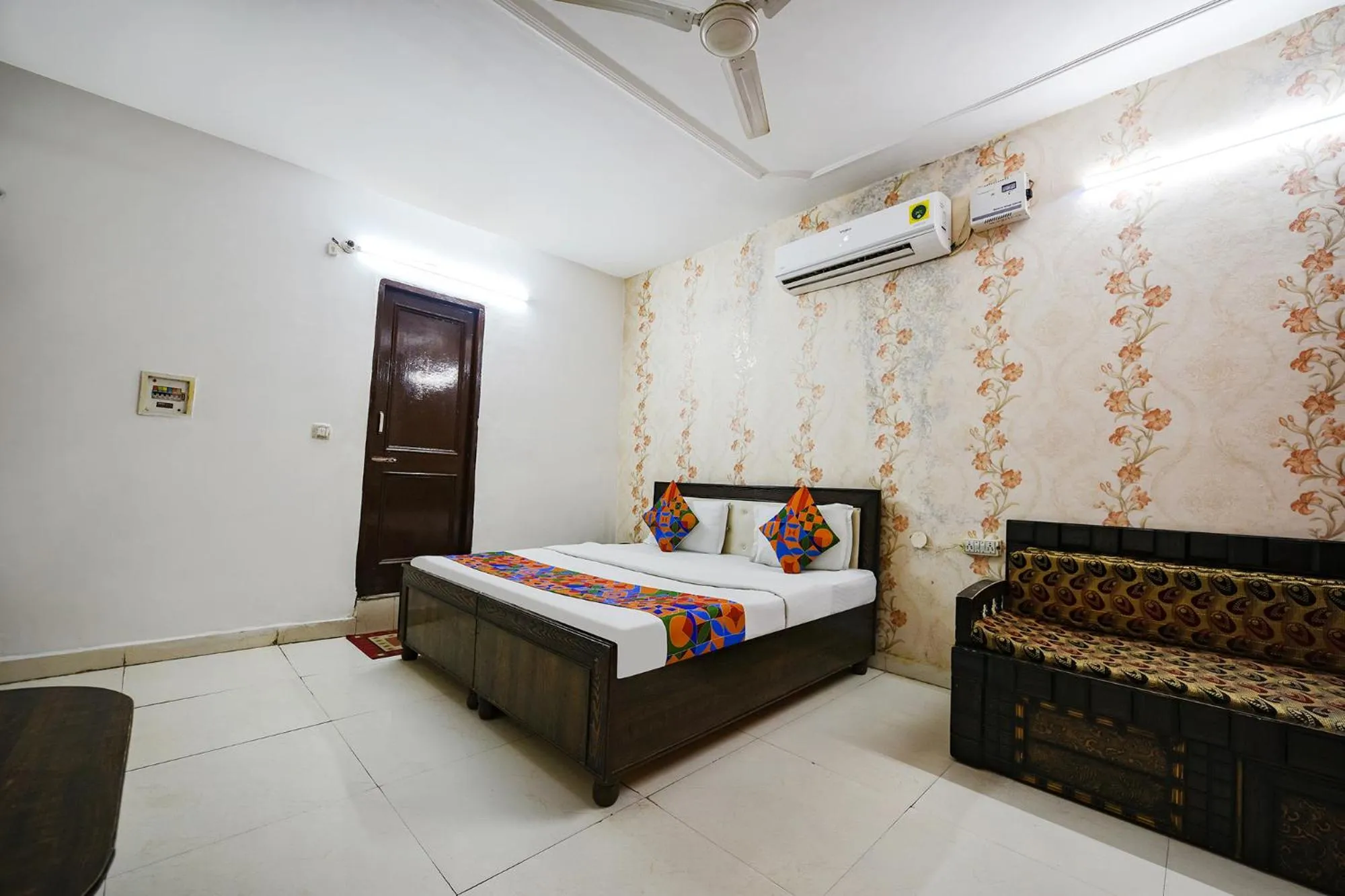 Bed in Via Diamond Sector 45