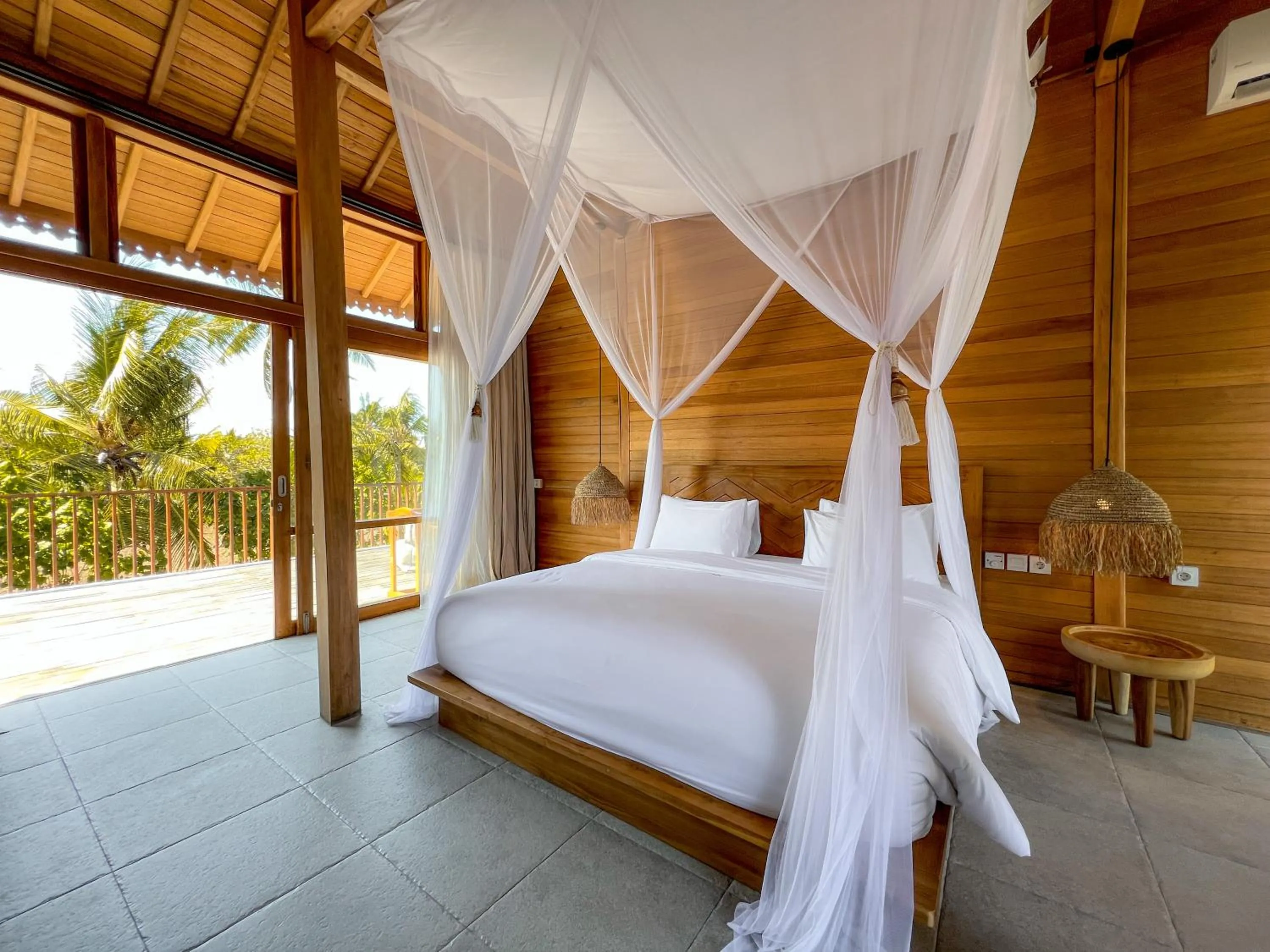 Bed in Diamond Beach Villas