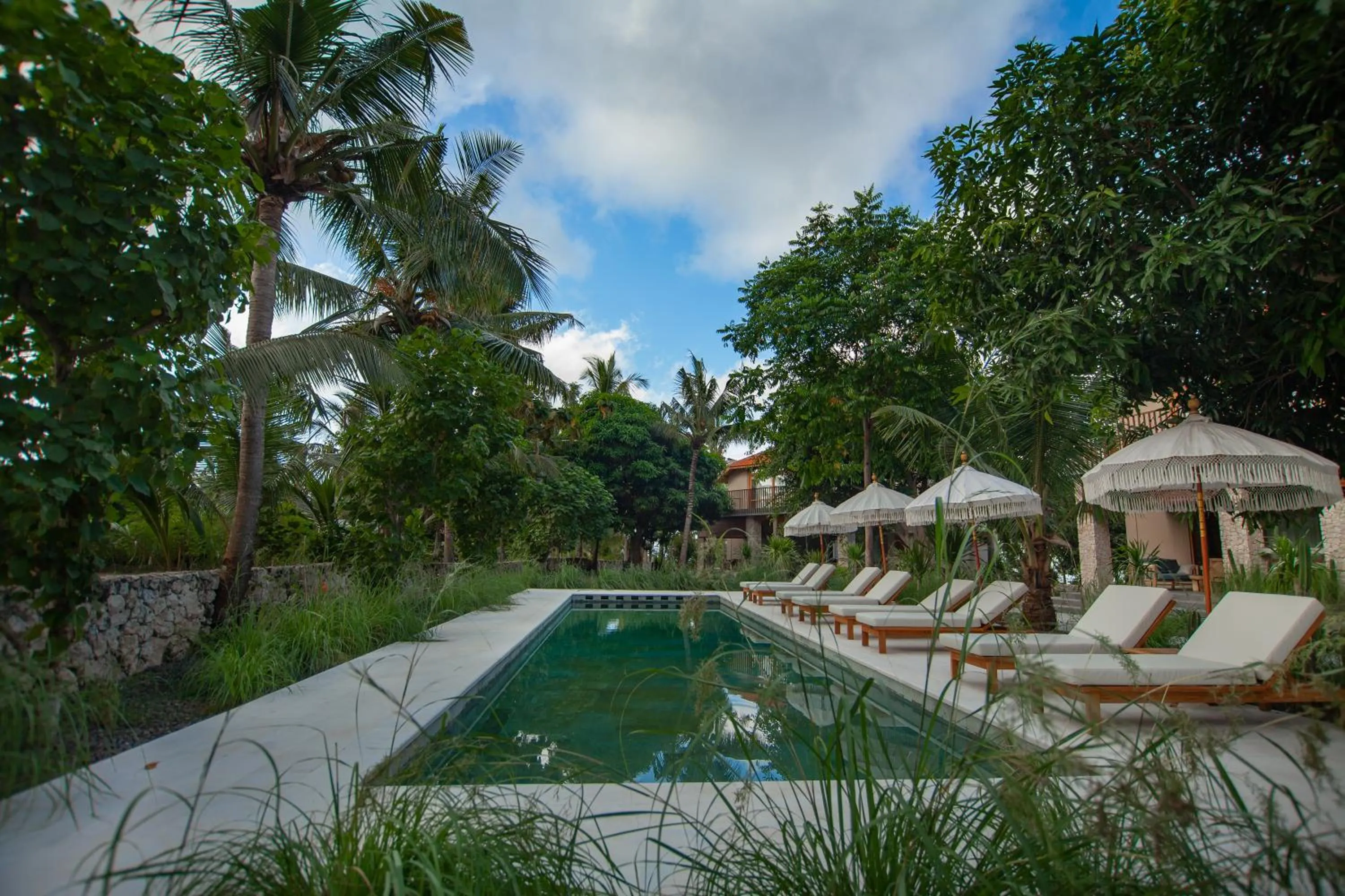 Swimming pool in Diamond Beach Villas