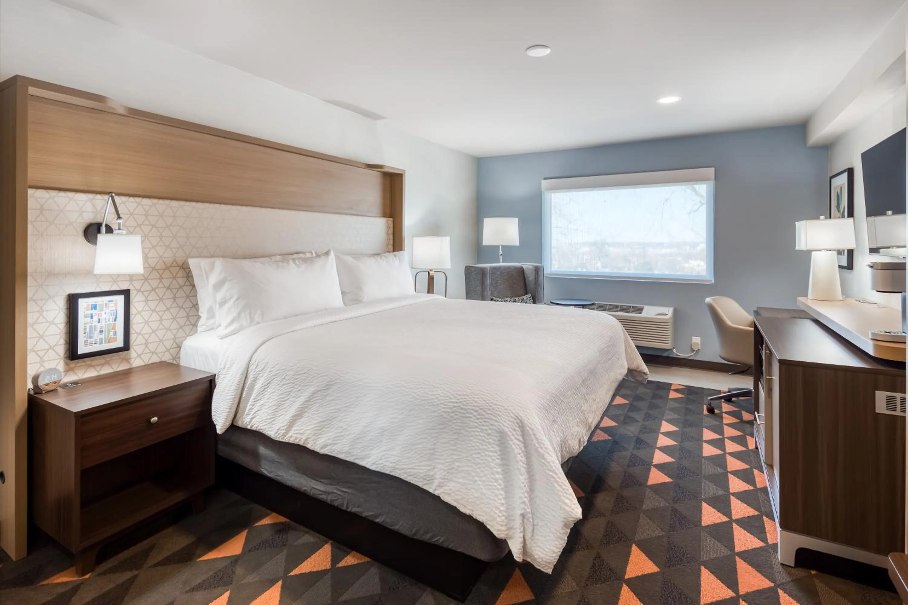 Bed in Holiday Inn Kansas City - Downtown by IHG