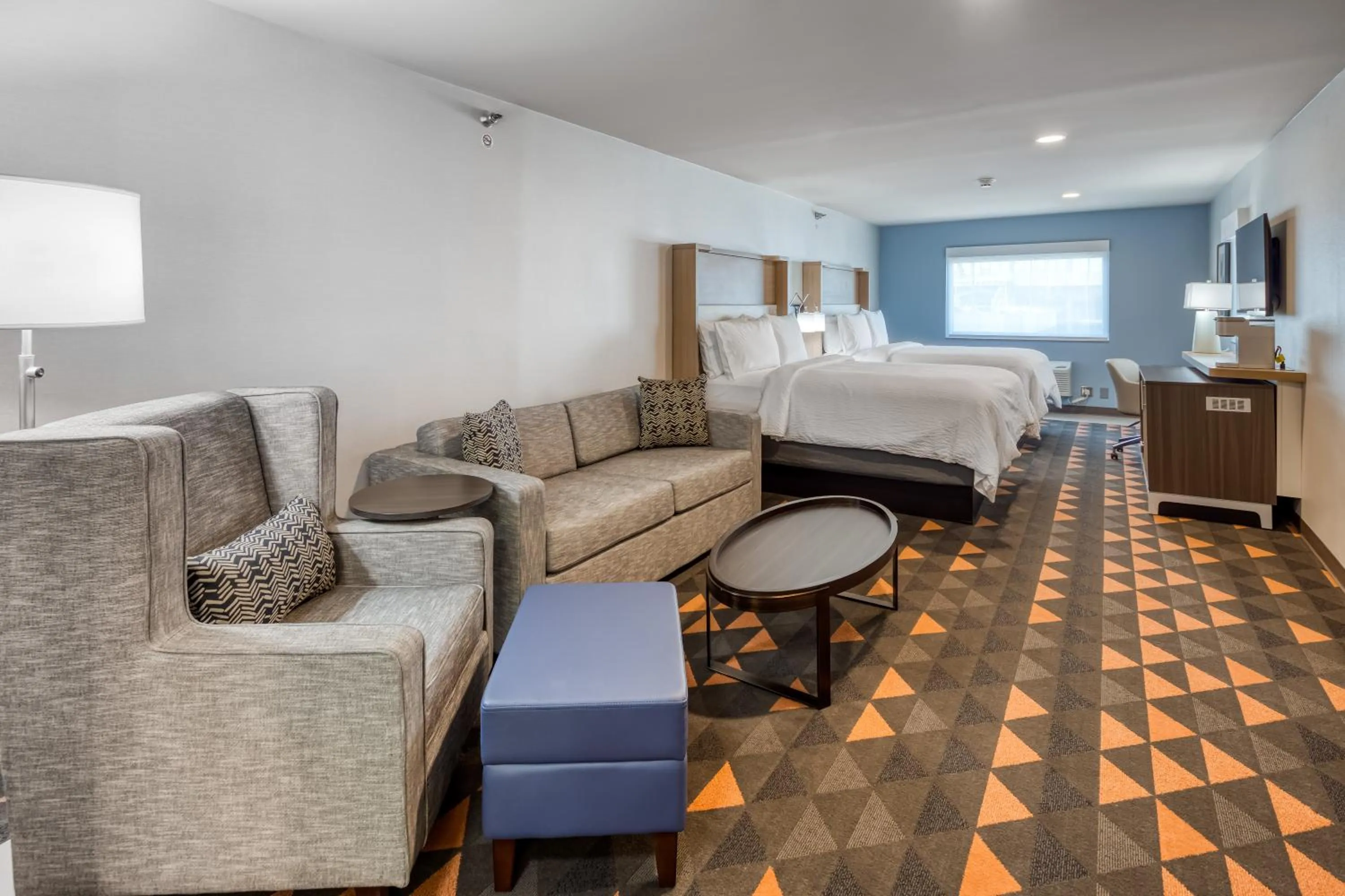 Bed in Holiday Inn Kansas City - Downtown by IHG