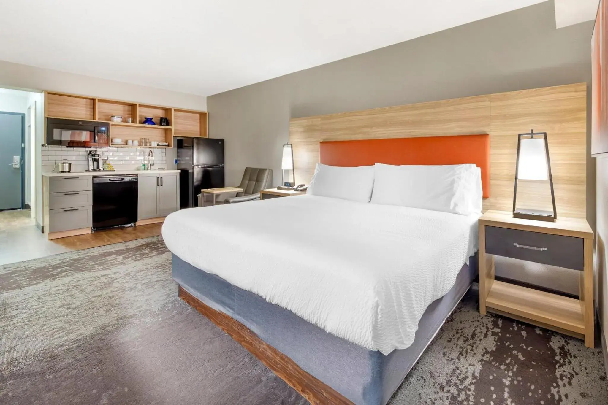 Photo of the whole room, Bed in Candlewood Suites - Roanoke Airport Photo of the whole room, Bed in Candlewood Suites - Roanoke Airport