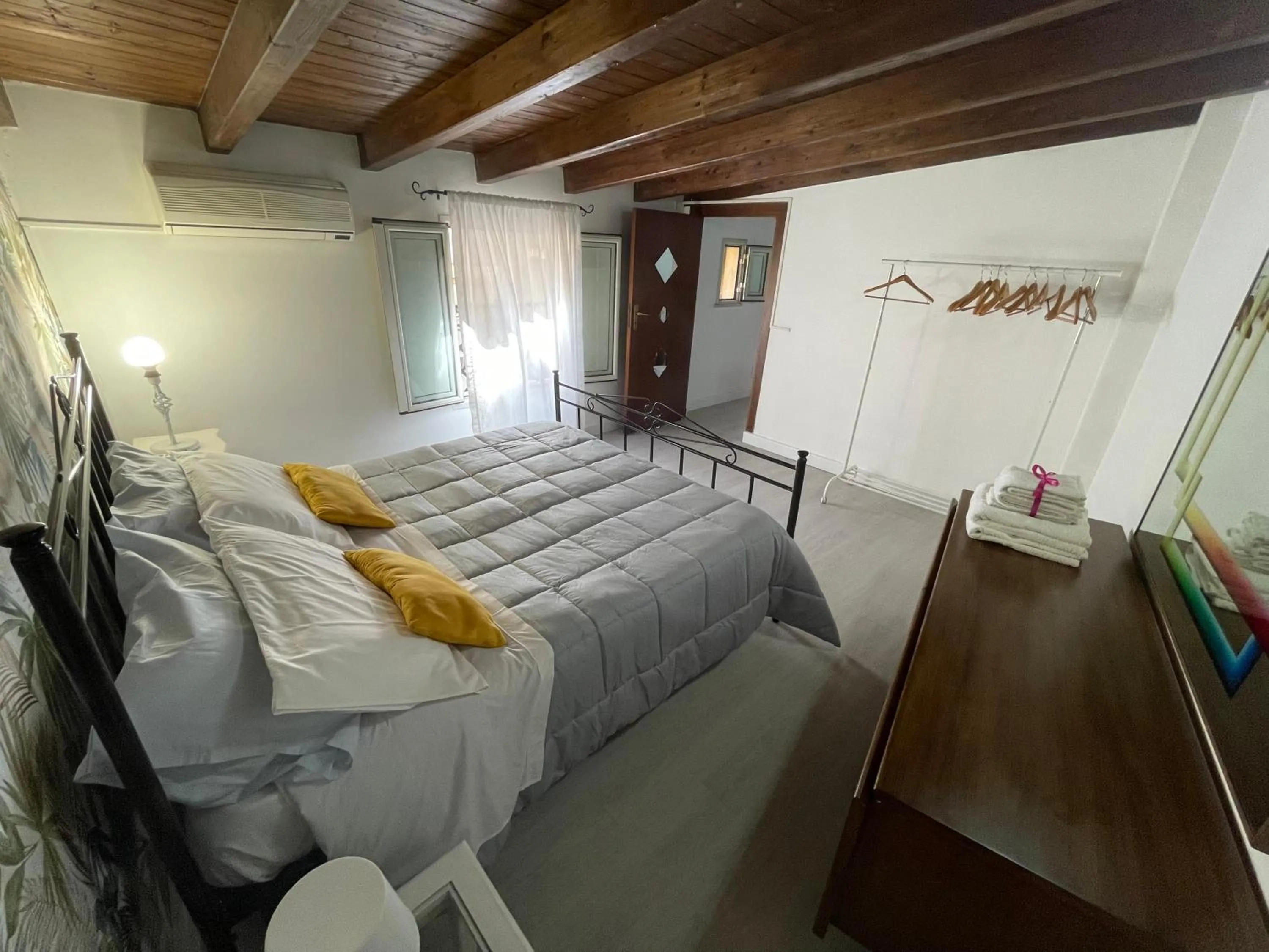 La Zisa Holiday