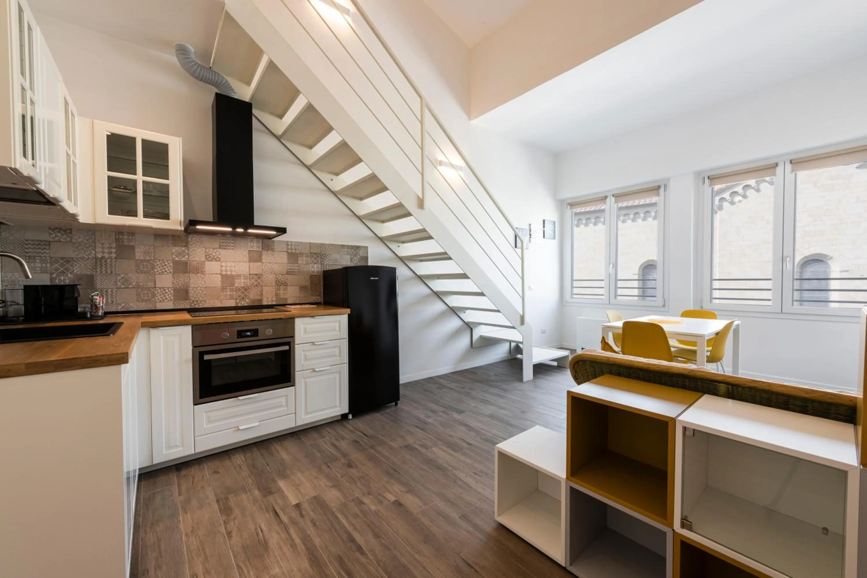Kitchen or kitchenette in Ruote Stylish Loft by Mmega