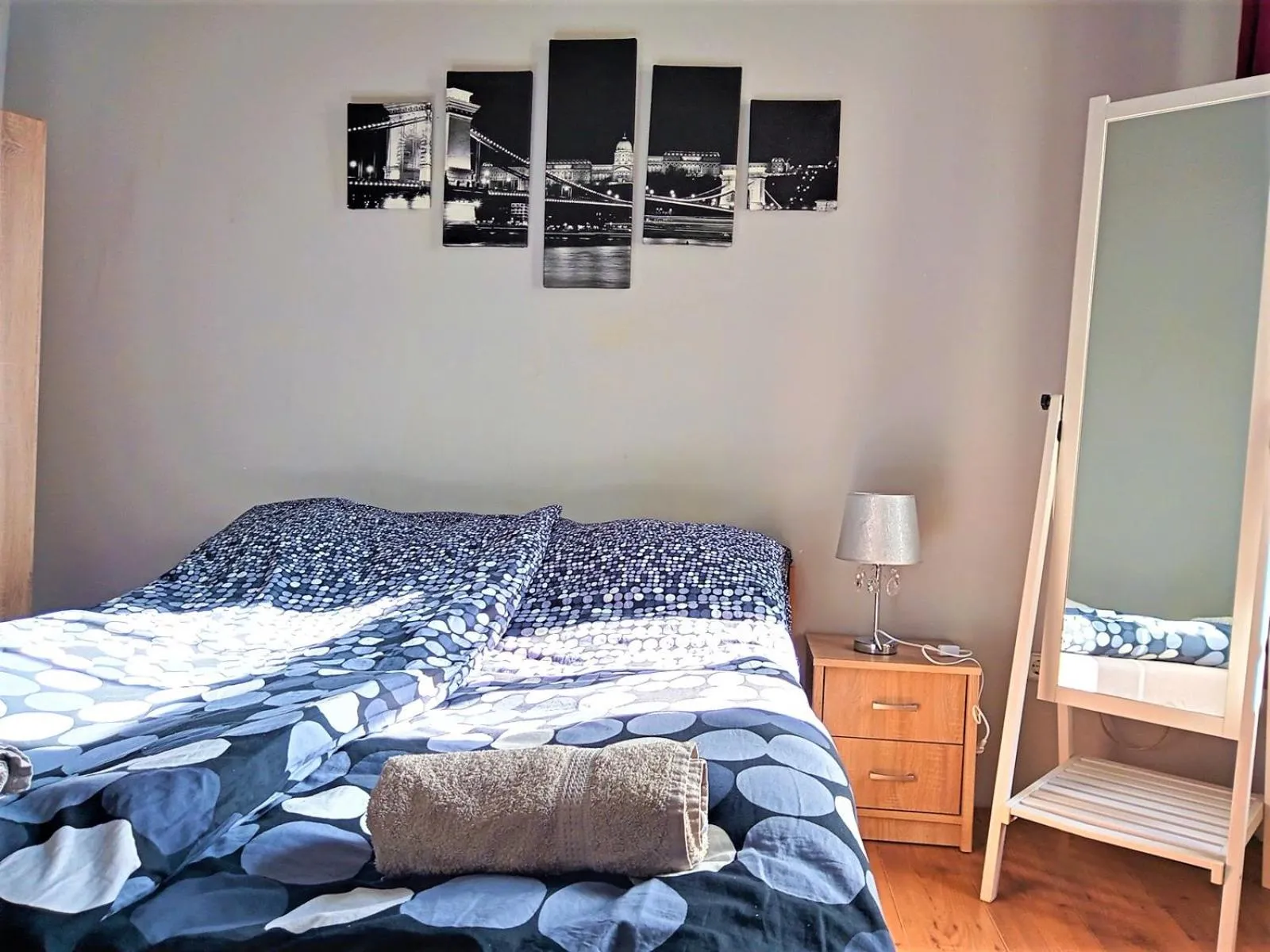 Bedroom, Bed in Aurora Apartments